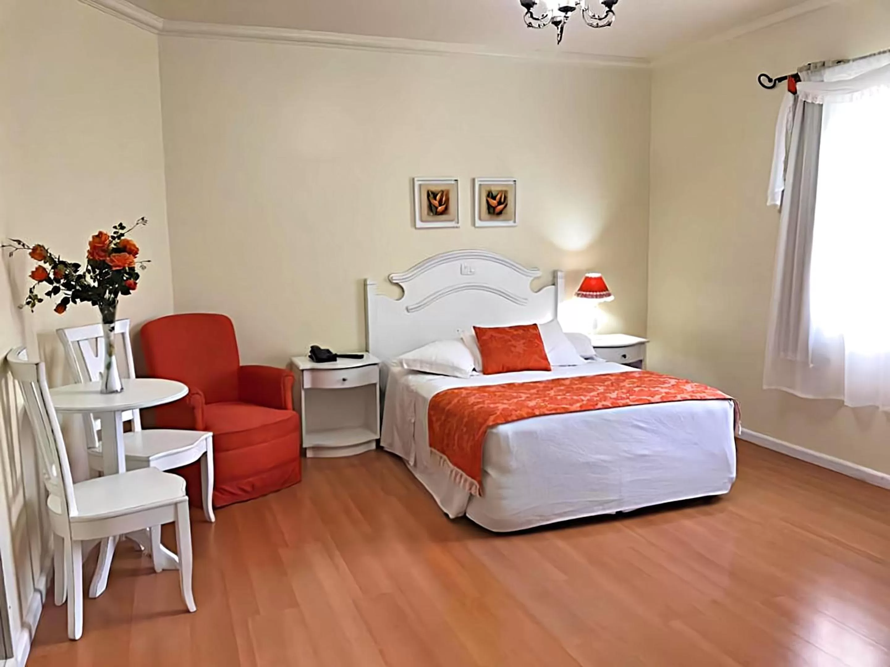 Photo of the whole room, Bed in Pousada dos Anjos