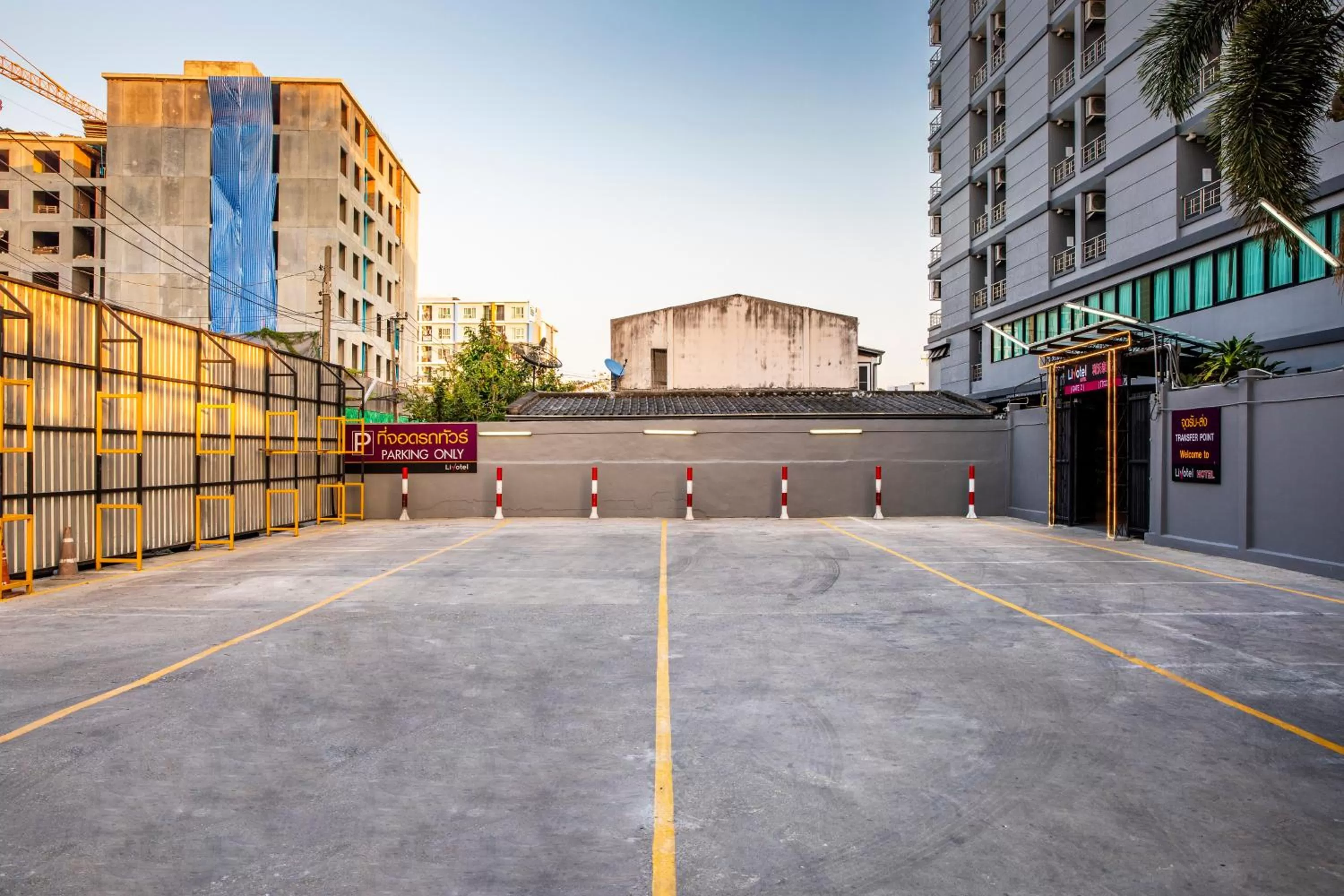 Area and facilities in Livotel Hotel Hua Mak Bangkok