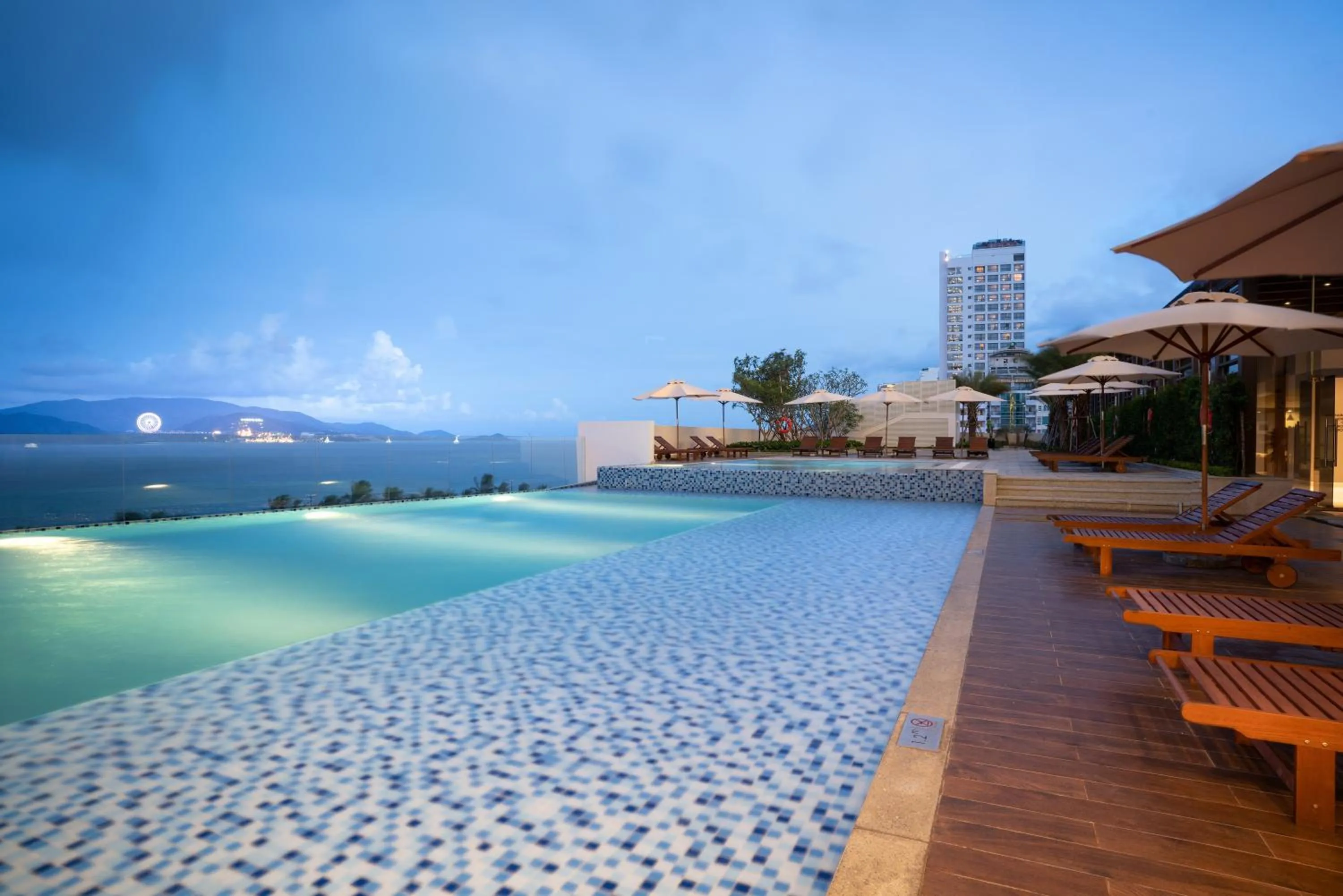 Swimming pool in Vinpearl Beachfront Nha Trang