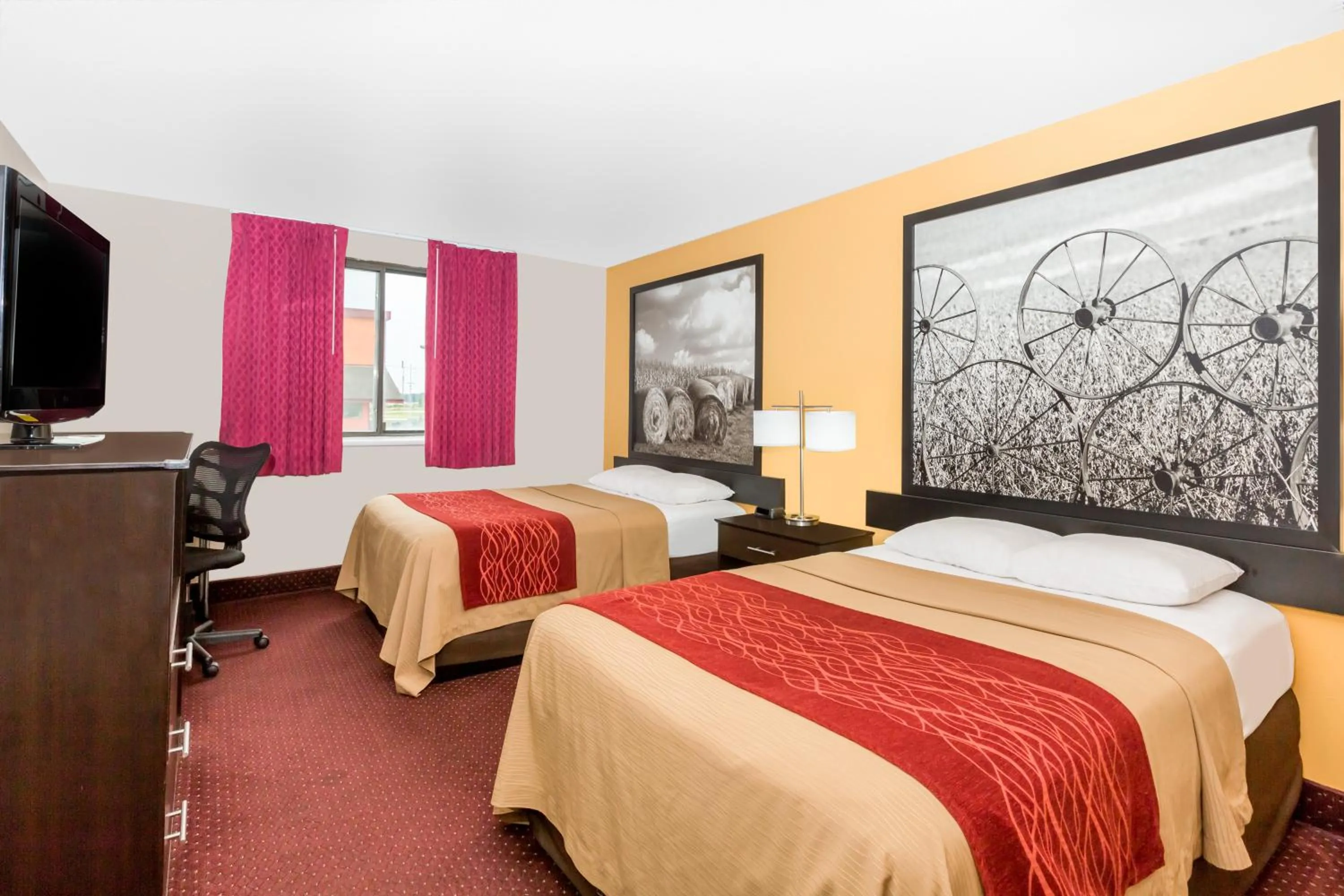 Photo of the whole room, Bed in Super 8 by Wyndham Ames