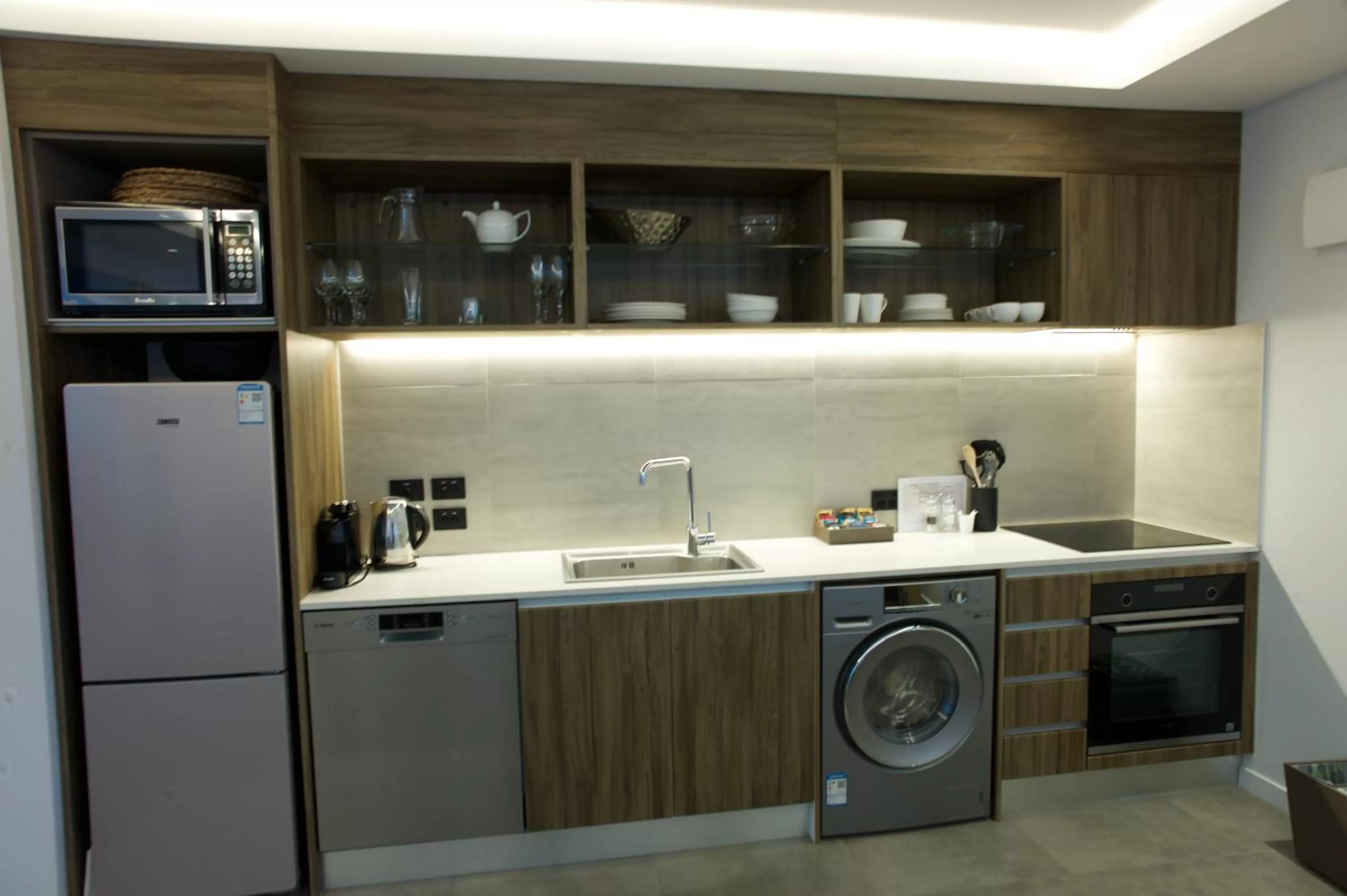 Kitchen or kitchenette in Regal Palms Resort