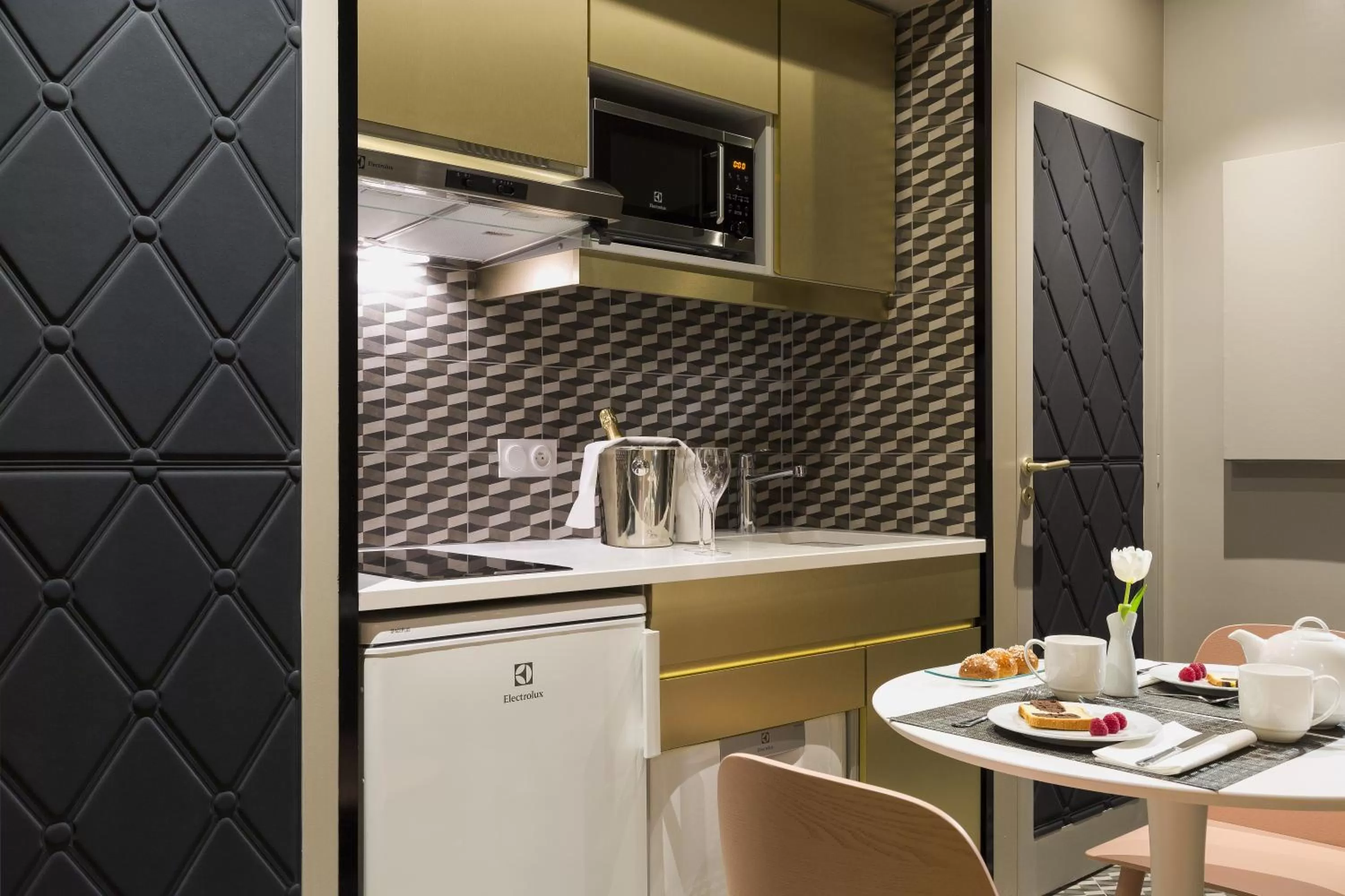Kitchen or kitchenette in Citadines Opéra Paris
