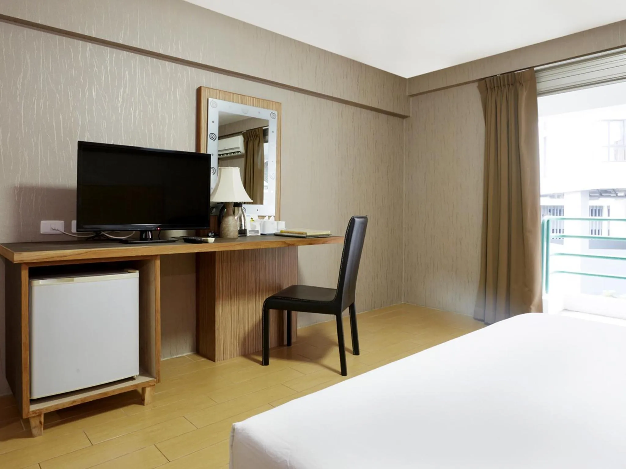 TV and multimedia, Bed in Watana Hotel