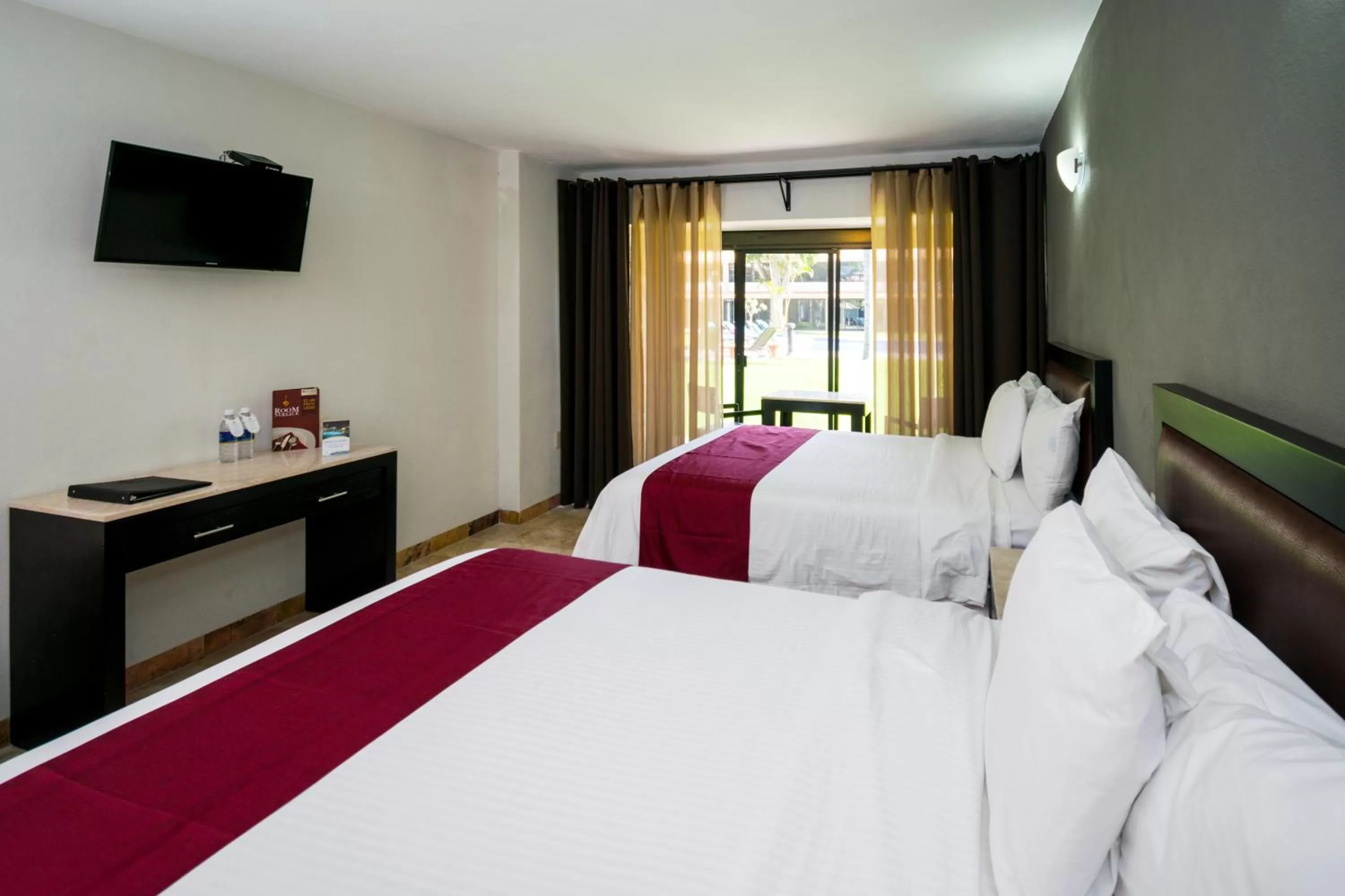 Photo of the whole room, Bed in Real de Minas Poliforum