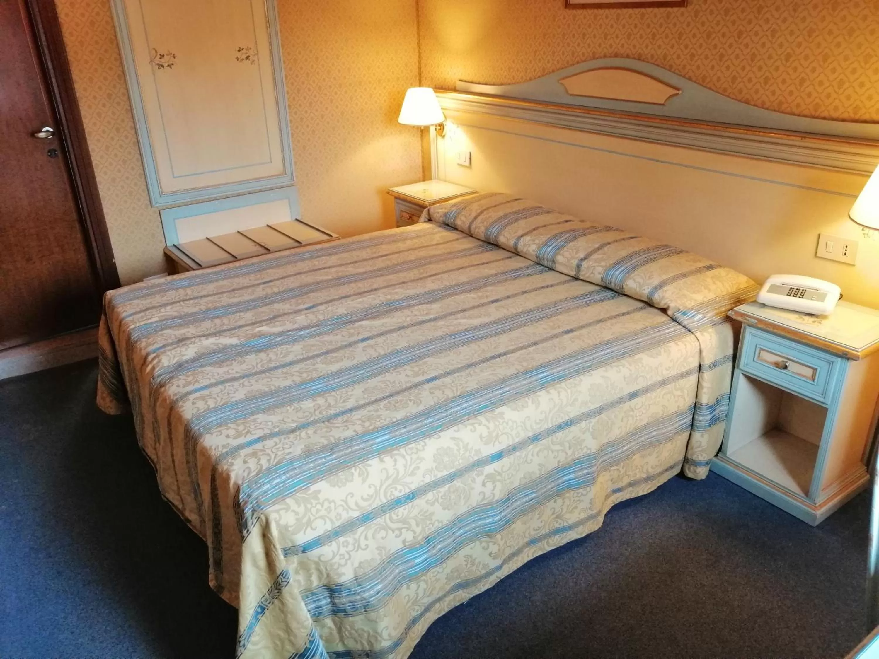 Bedroom, Bed in Hotel Falier