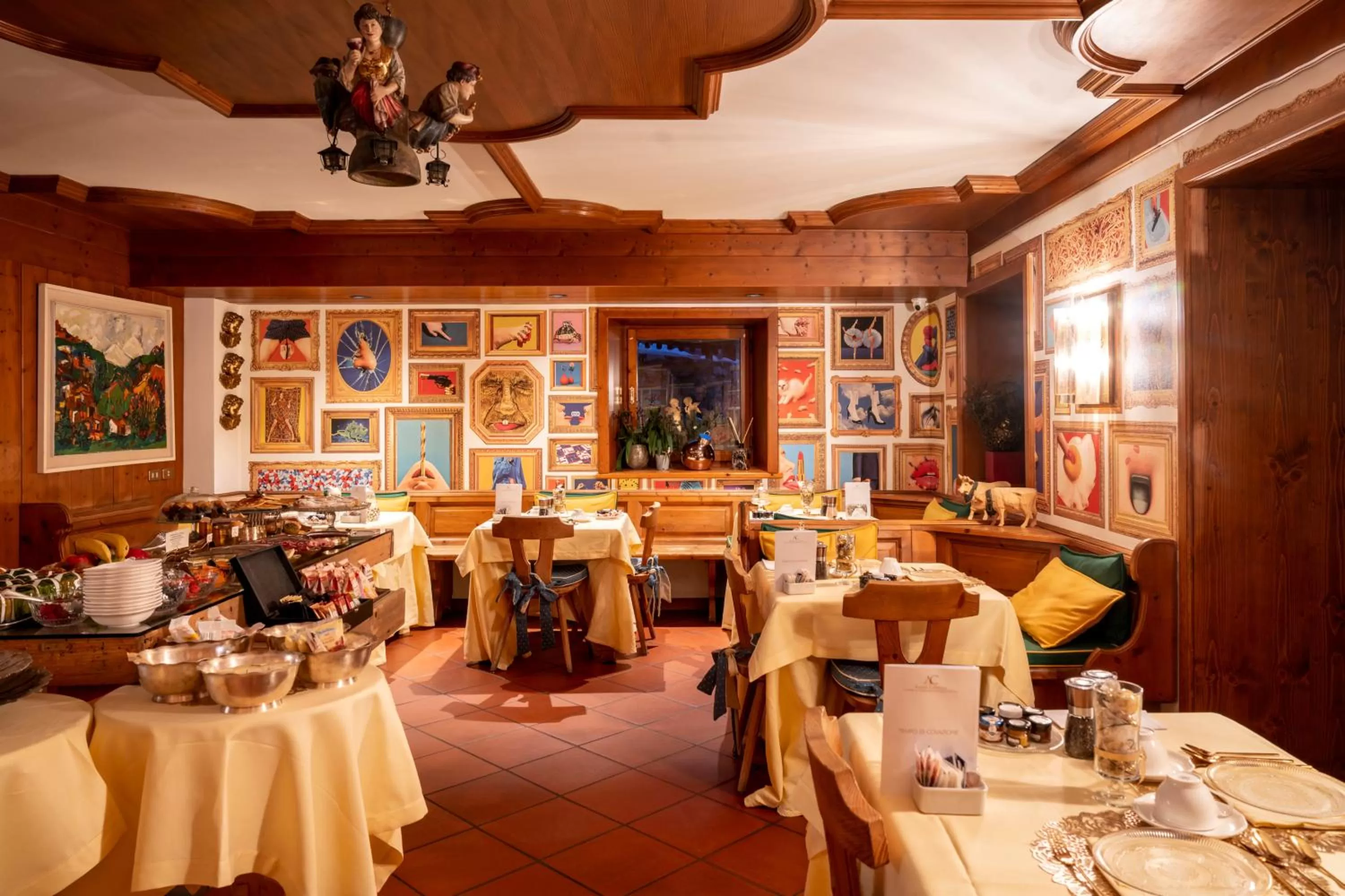 Food and drinks in Ambra Cortina Luxury&Fashion Hotel