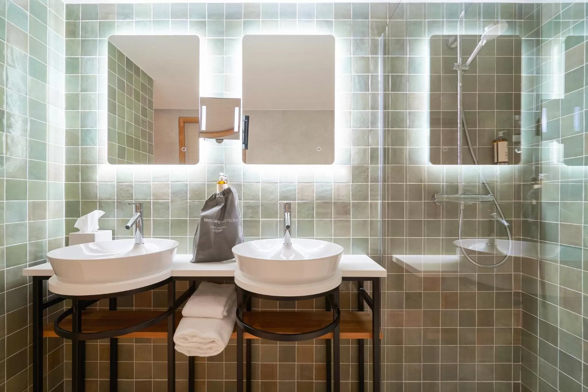 Bathroom in Mercure Avignon TGV Hotel & Spa