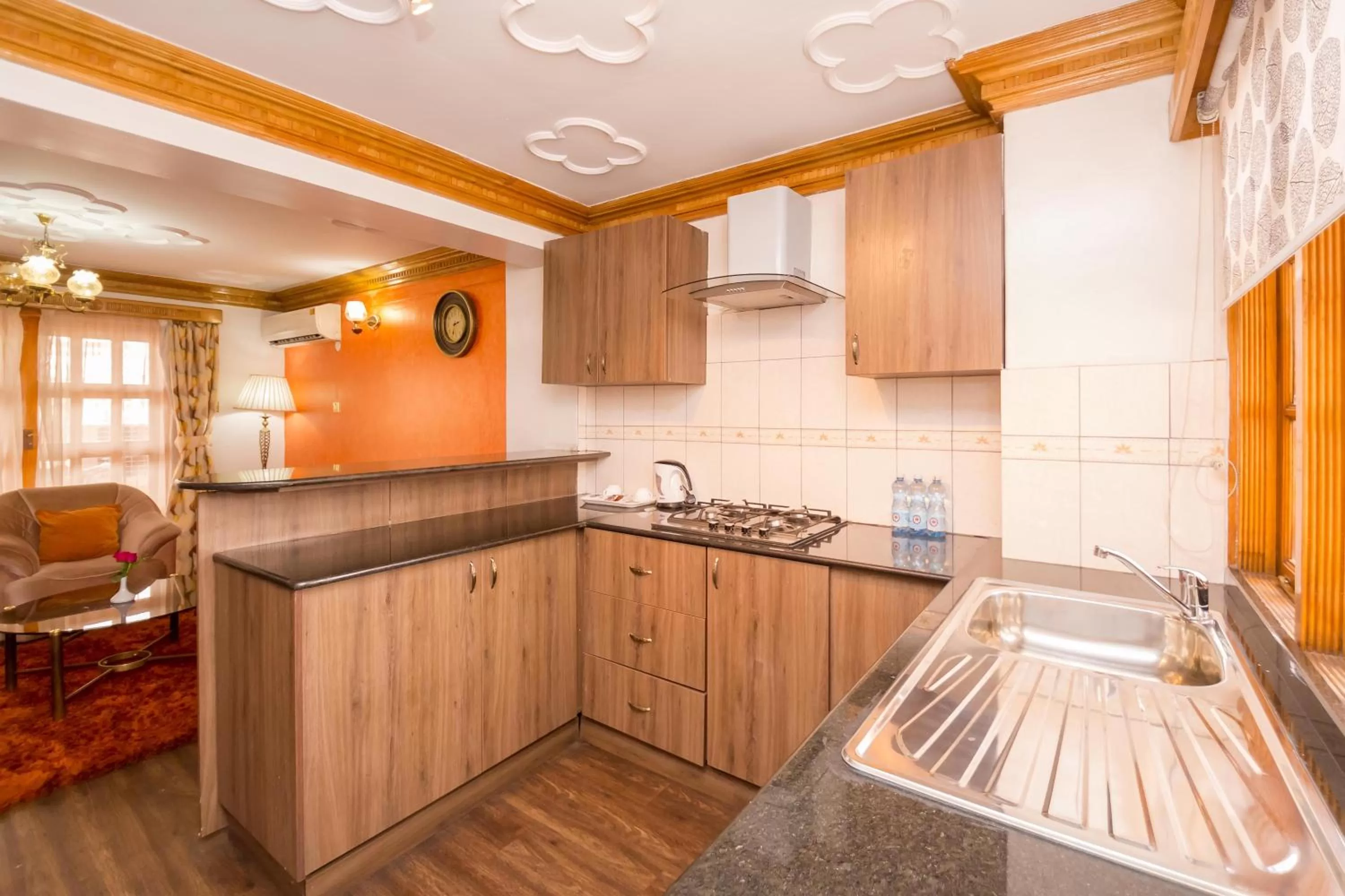 Kitchen or kitchenette in Marble Arch Hotel