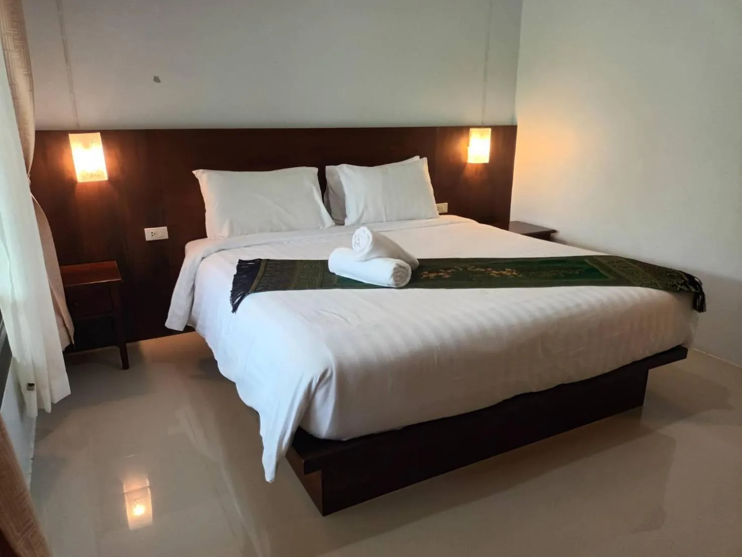 Bed in BaanPhong Lanta