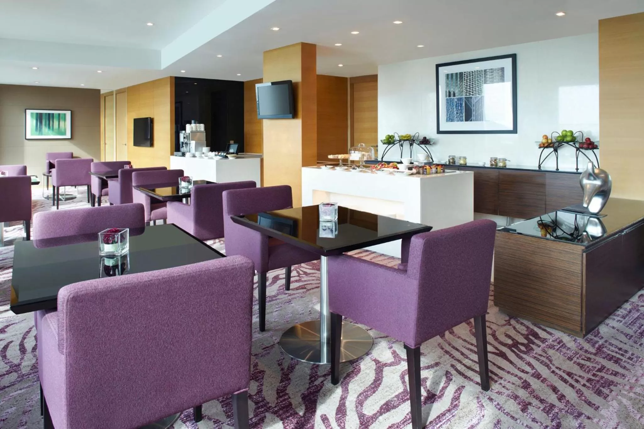 Restaurant/places to eat in Novotel Citygate Hong Kong