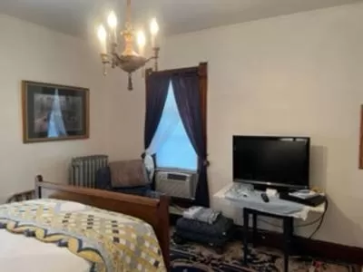 TV and multimedia in Heart's Desire Inn