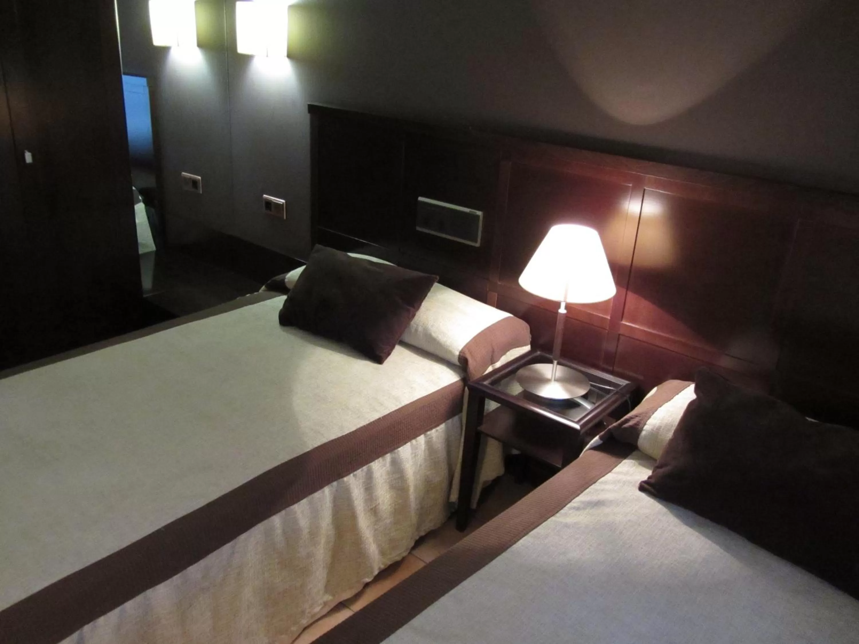 Photo of the whole room in Hotel Villa de Utrillas