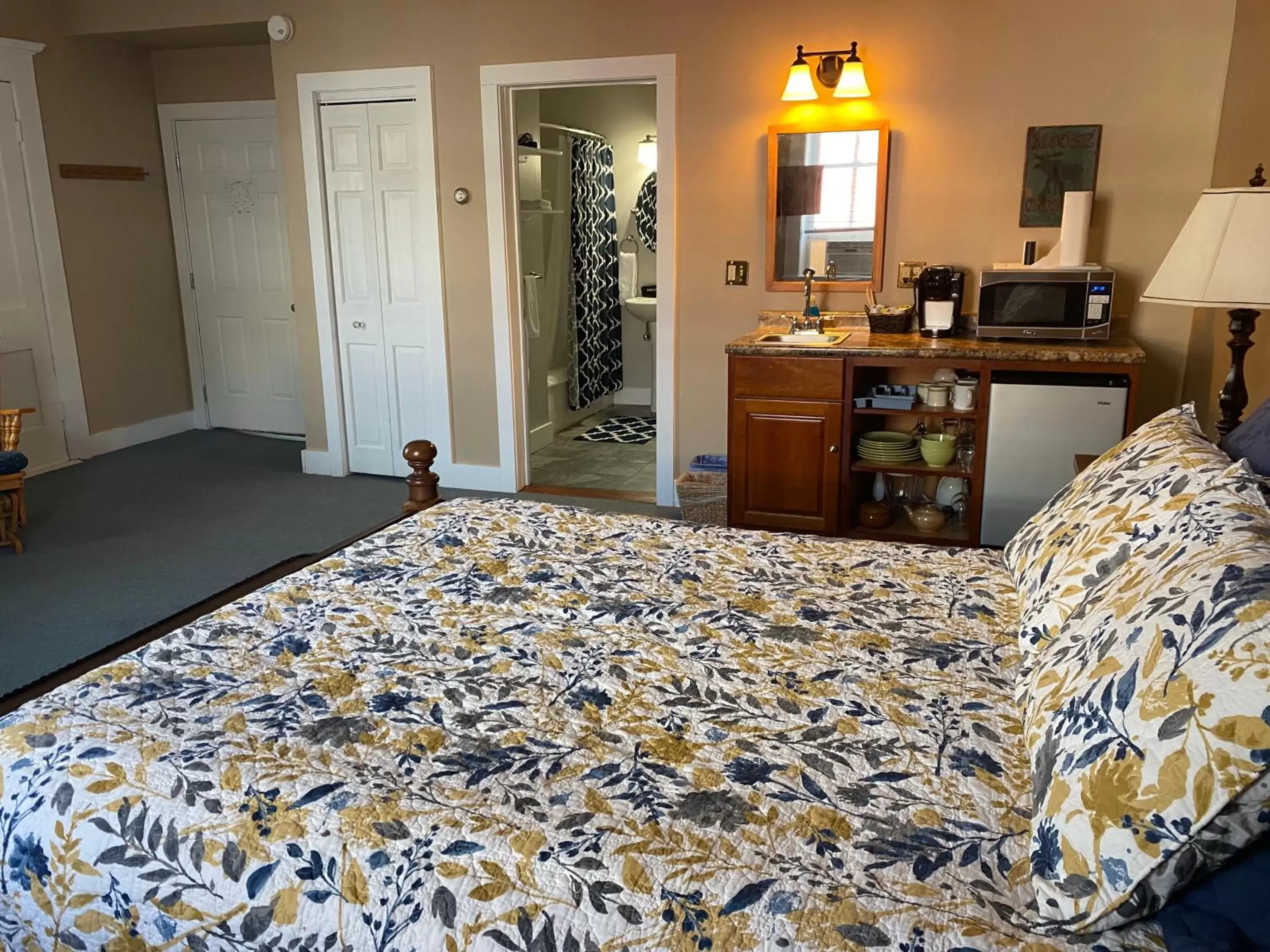 Junior Suite in Bristol Suites Junior Suite in Bristol Suites