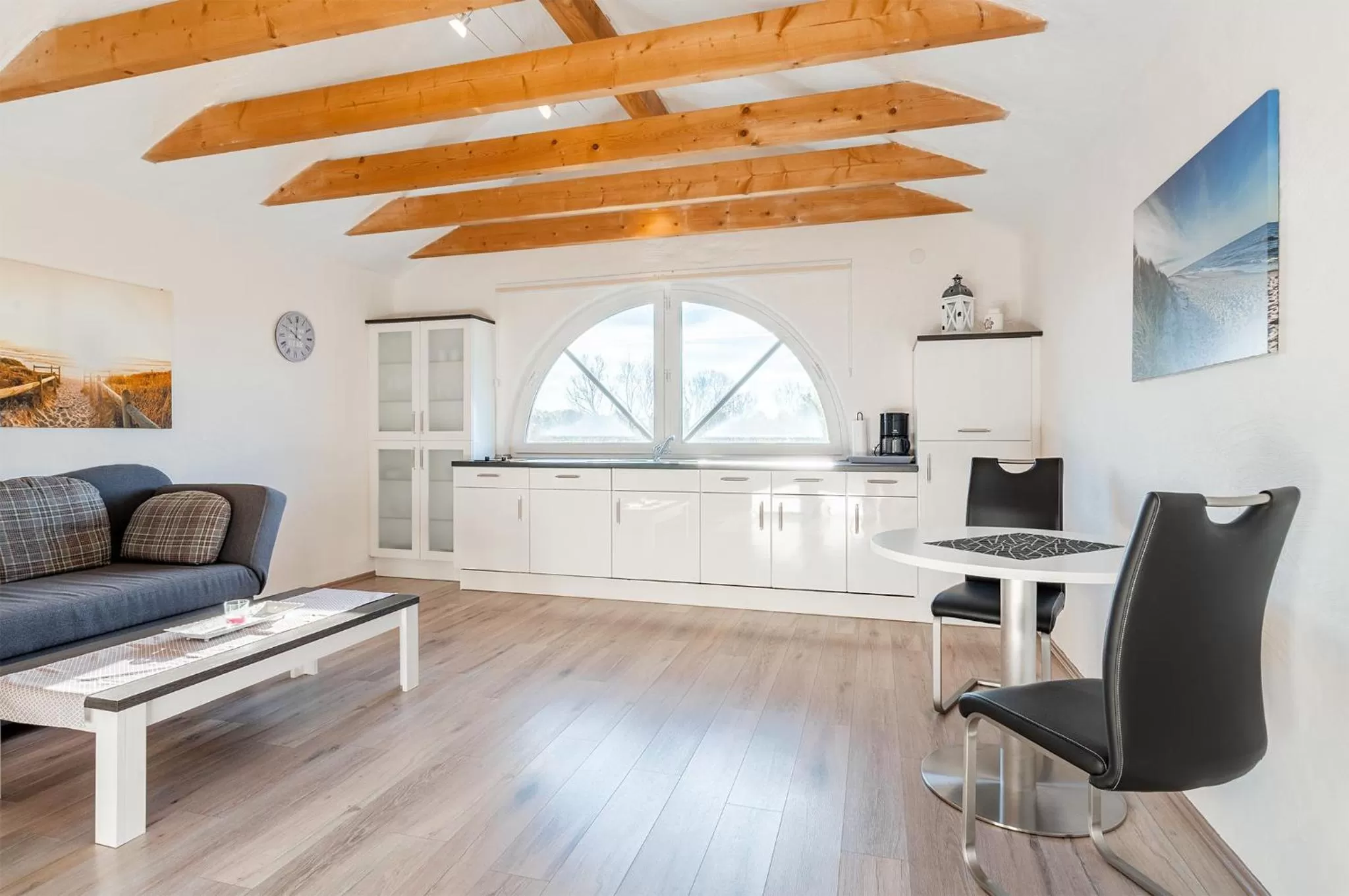 Kitchen or kitchenette, Seating Area in Villa Moorstern
