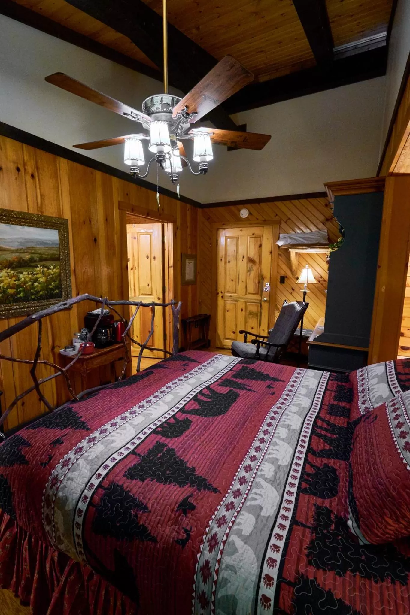 Creekwalk Inn Bed and Breakfast with Cabins