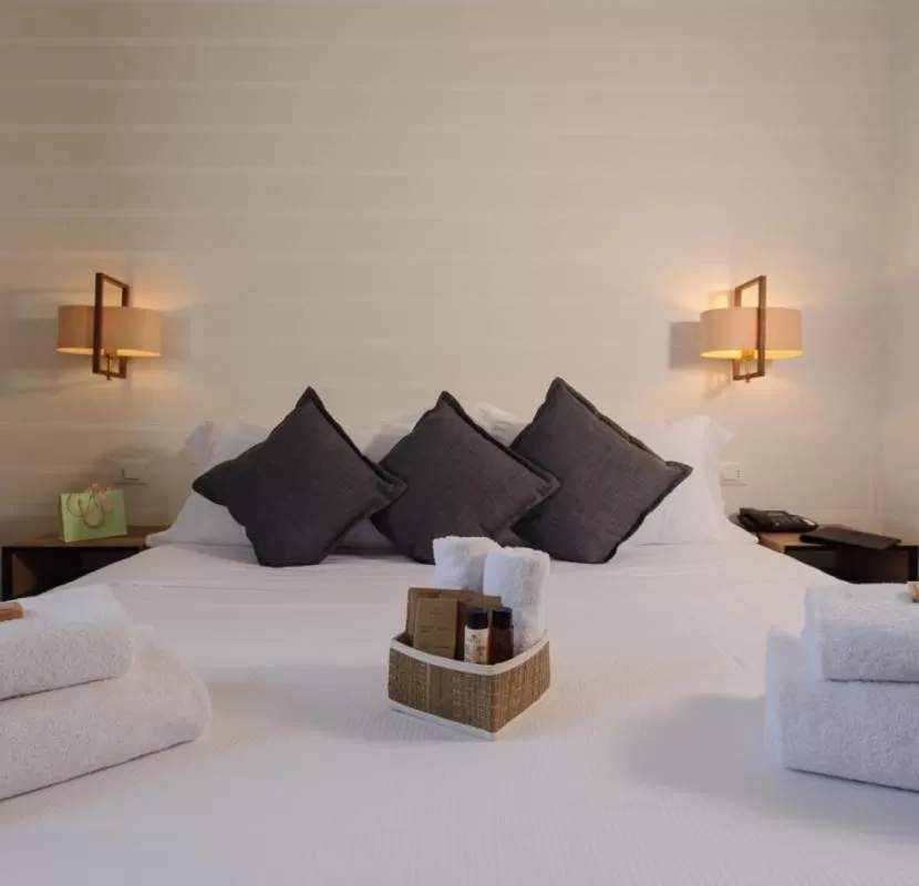 Bed in Hotel Lungarno Vespucci 50