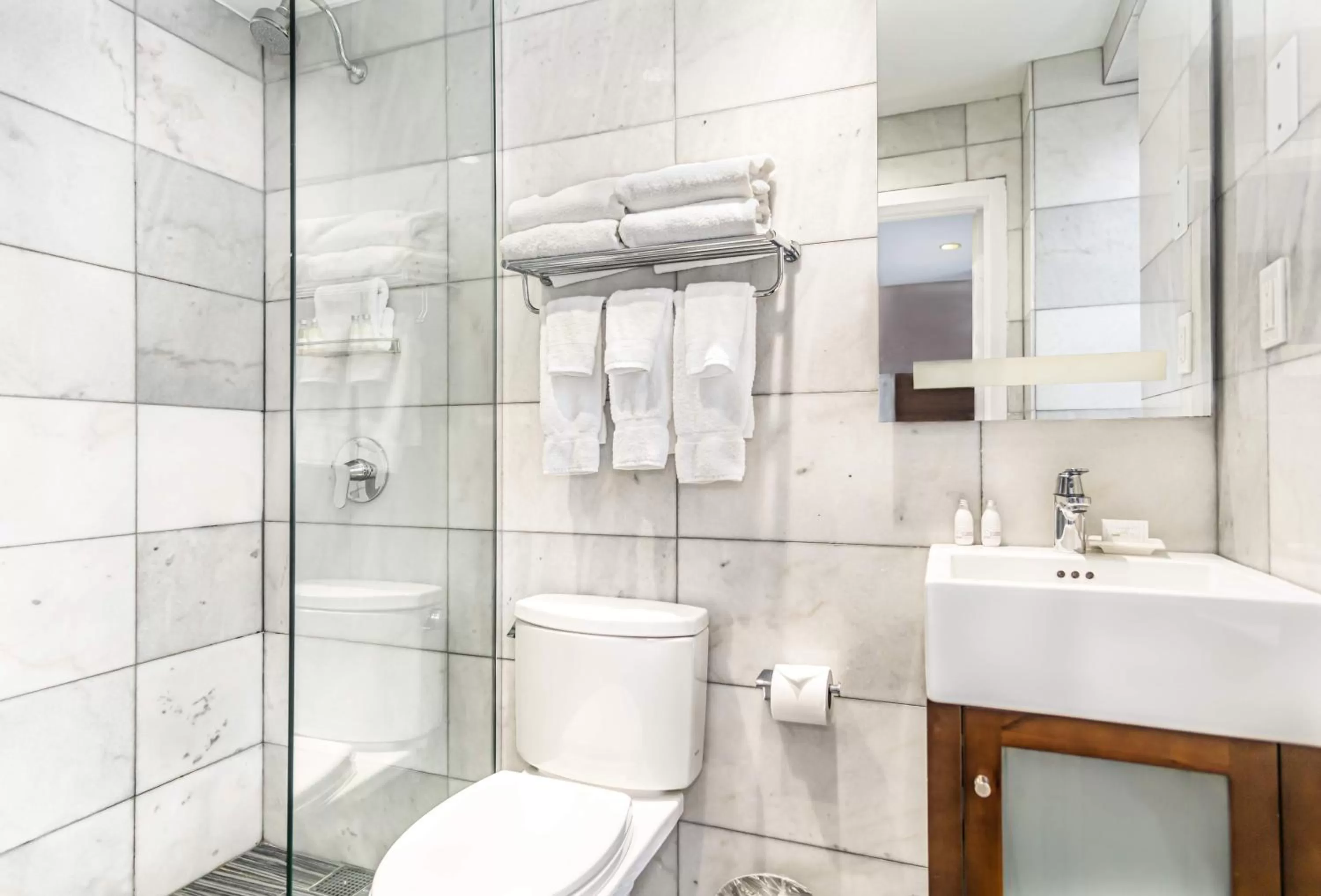 Bathroom in The Gallivant Times Square