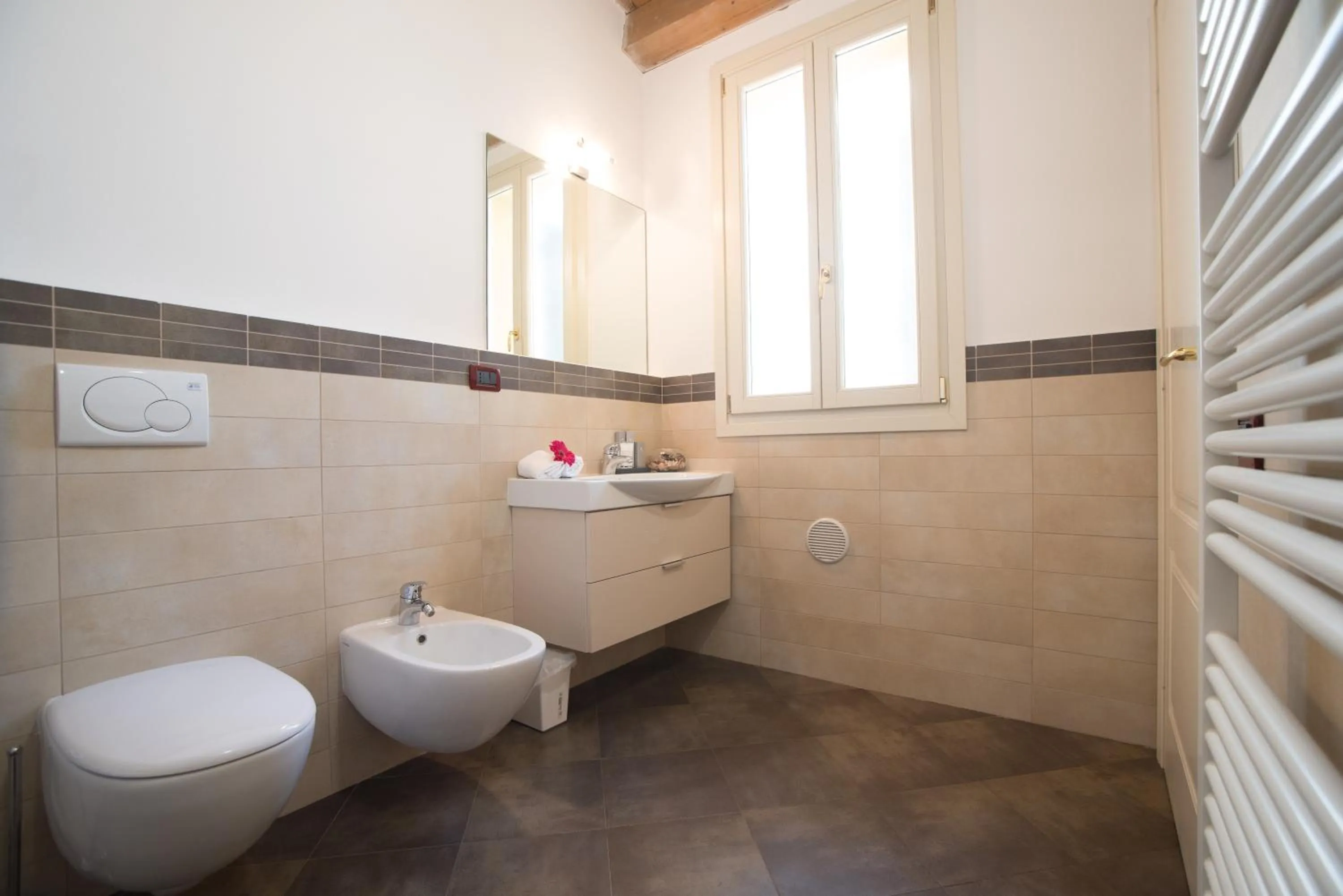 Bathroom in Hotel Ristorante Ala d'Oro