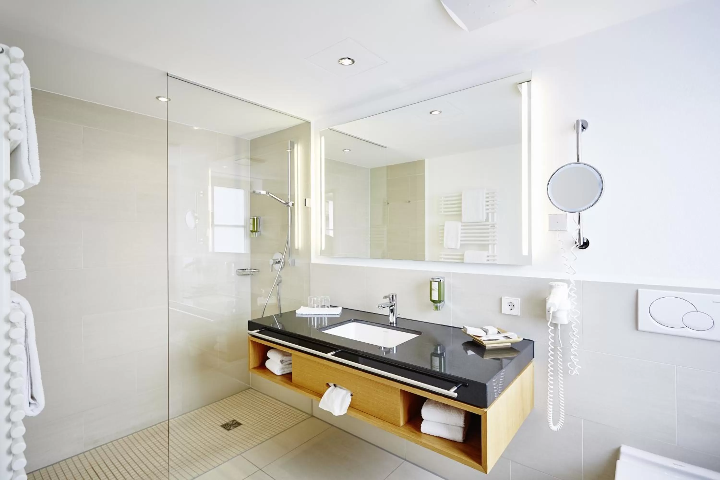 Bathroom in Hotel Falken