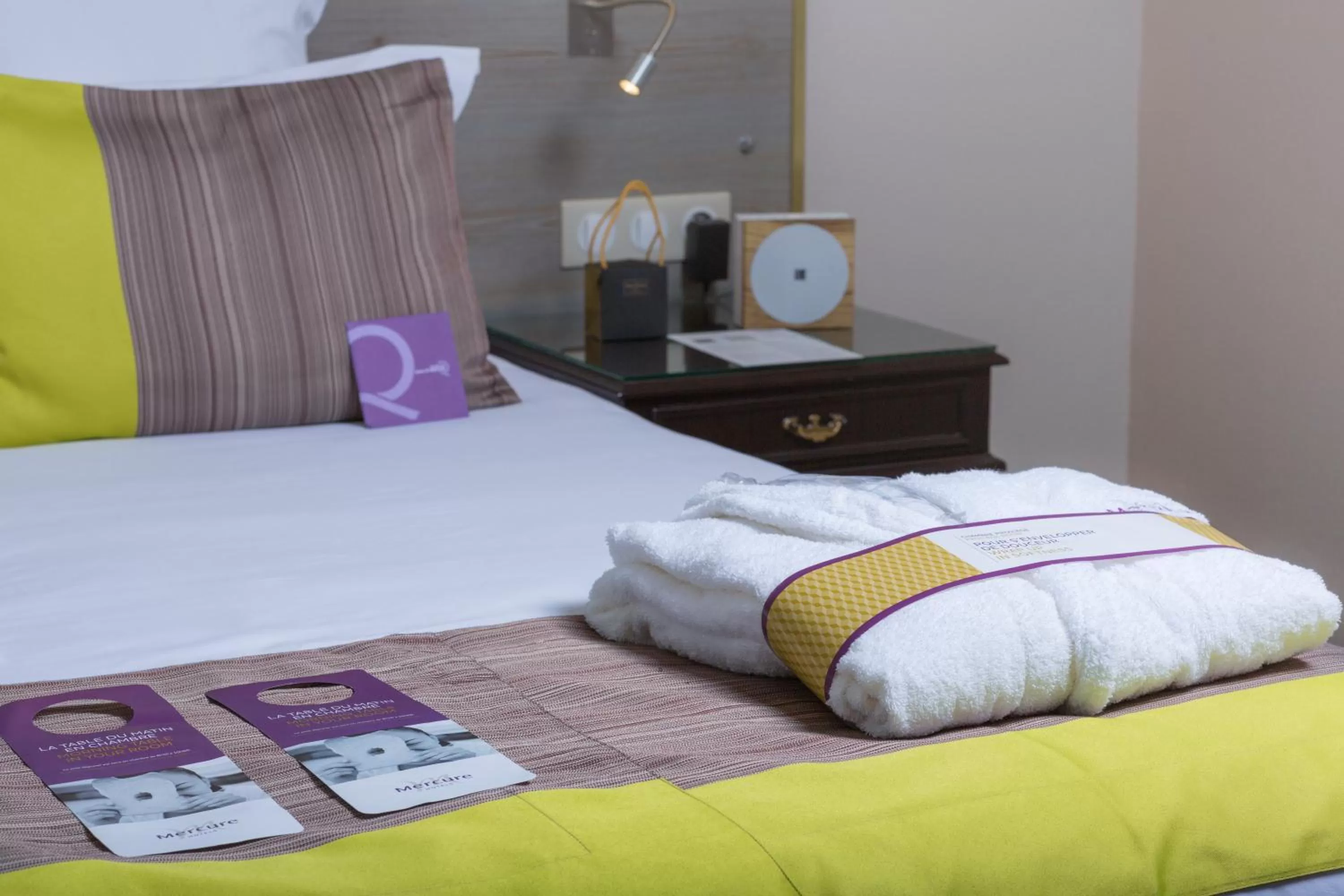 Bed in Mercure Cayenne Royal Amazonia