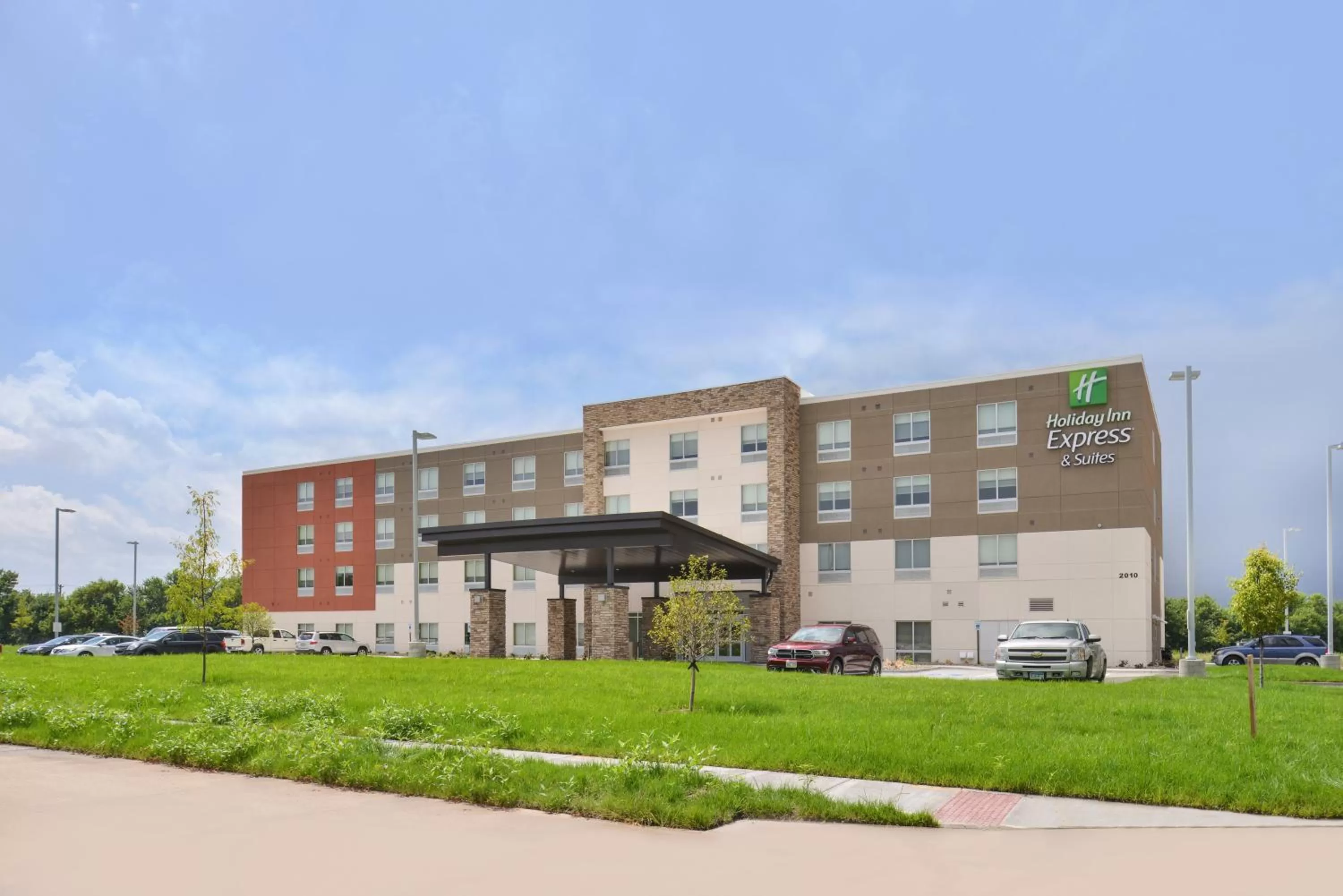 Holiday Inn Express & Suites Omaha Airport by IHG