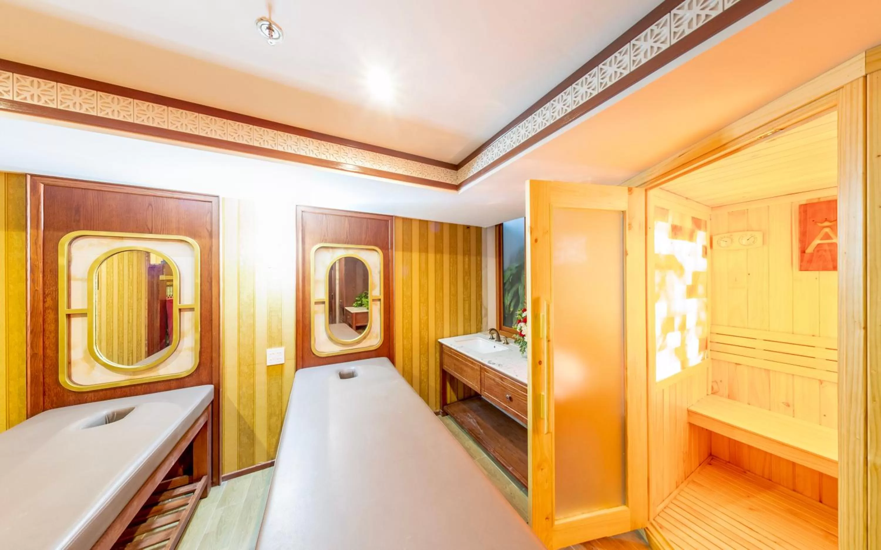 Massage, Bed in Athena Hotel Quy Nhơn