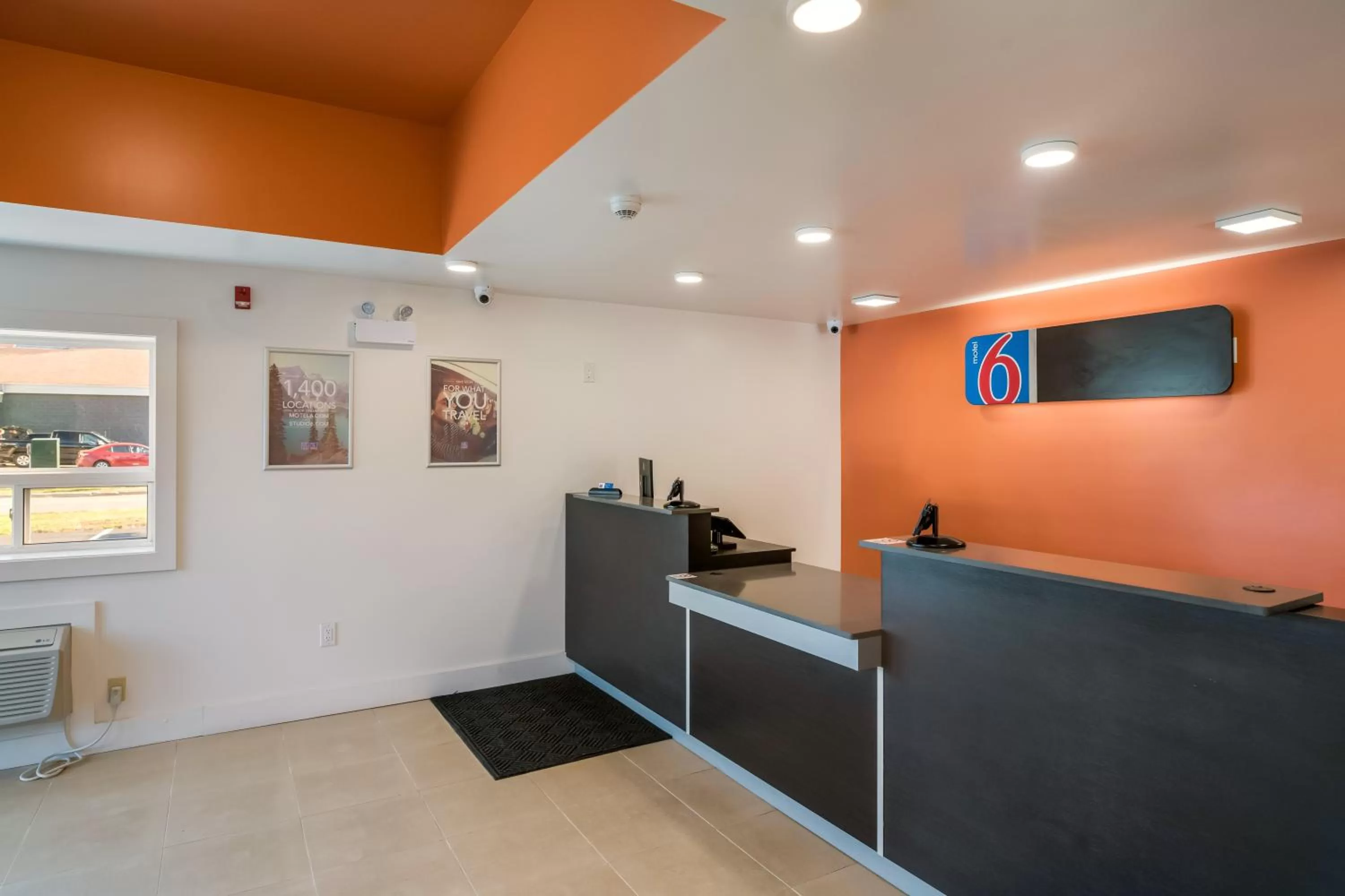 Lobby or reception in Motel 6-Moncton, NB