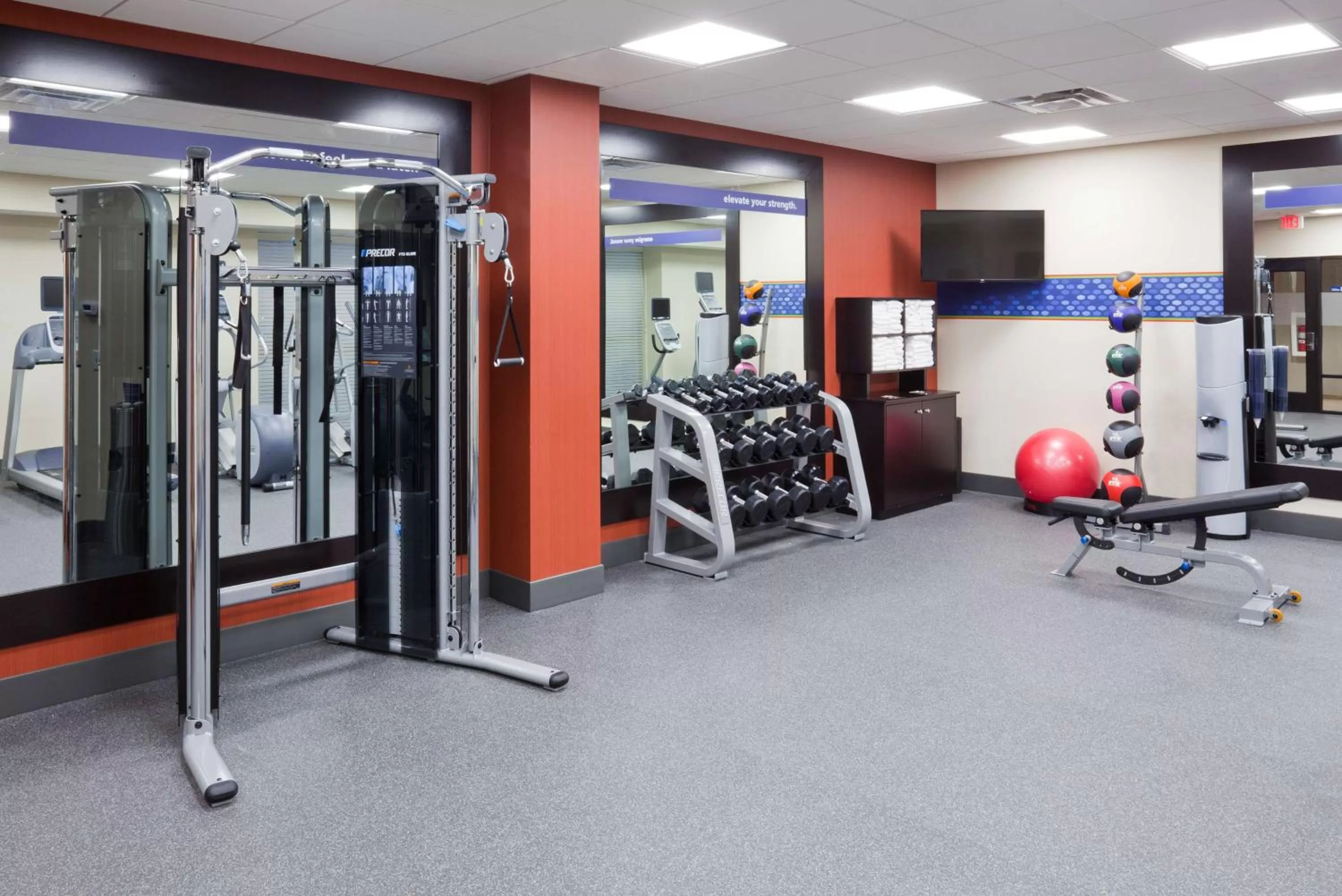 Fitness centre/facilities in Hampton Inn Minneapolis-Roseville,MN
