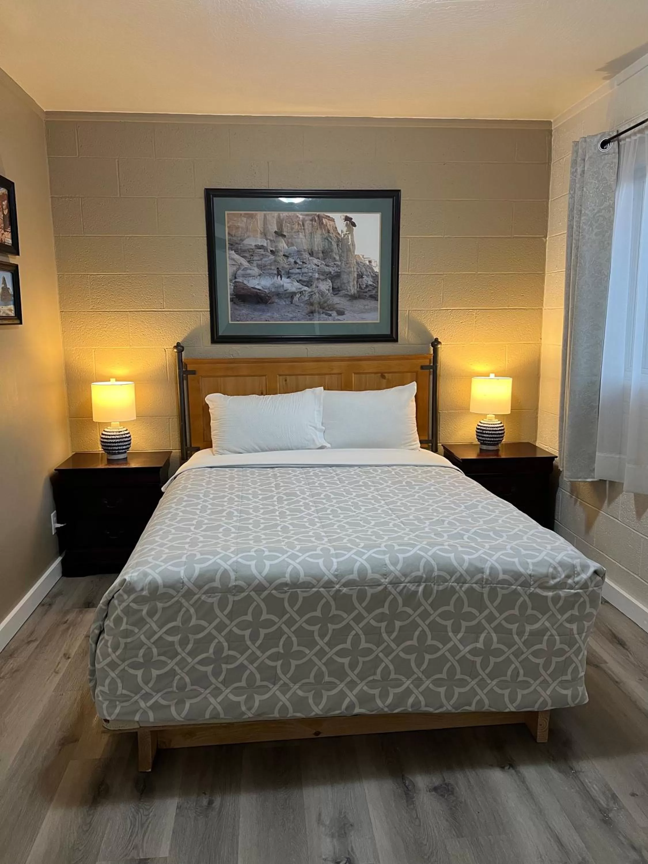 Bedroom, Bed in Lake Powell Motel & Apartments