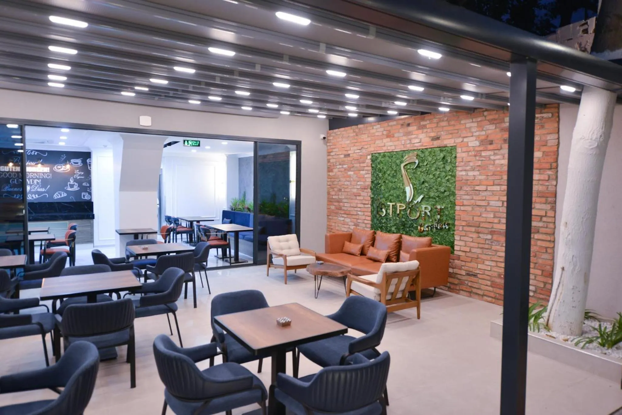 Restaurant/places to eat in İSTPORT GARDEN HOTELS