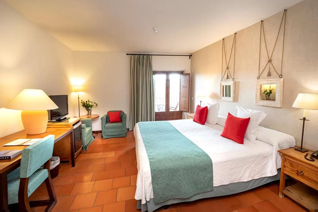 Photo of the whole room, Bed in Hospederia de Santo Domingo