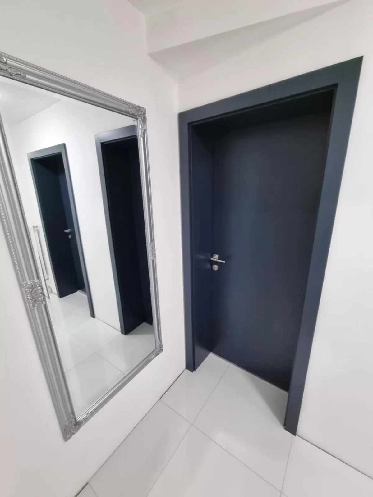 Bathroom in Motel Gas-Petrol