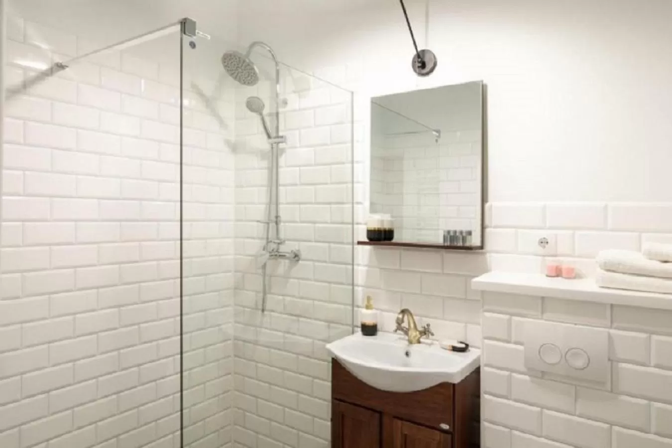 Bathroom in ALBERT RESIDENCE with PARKING