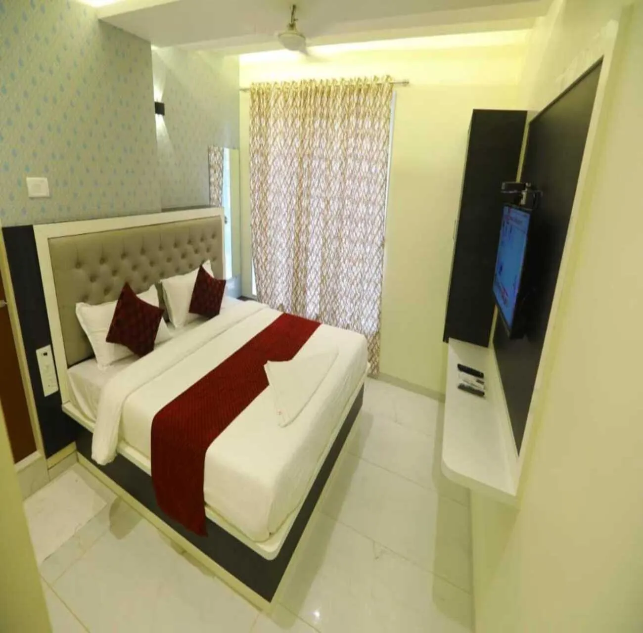 Bedroom, Bed in Hotel Sai Siddhi Inn - MIDC Industrial Area, Mahape Navi Mumbai