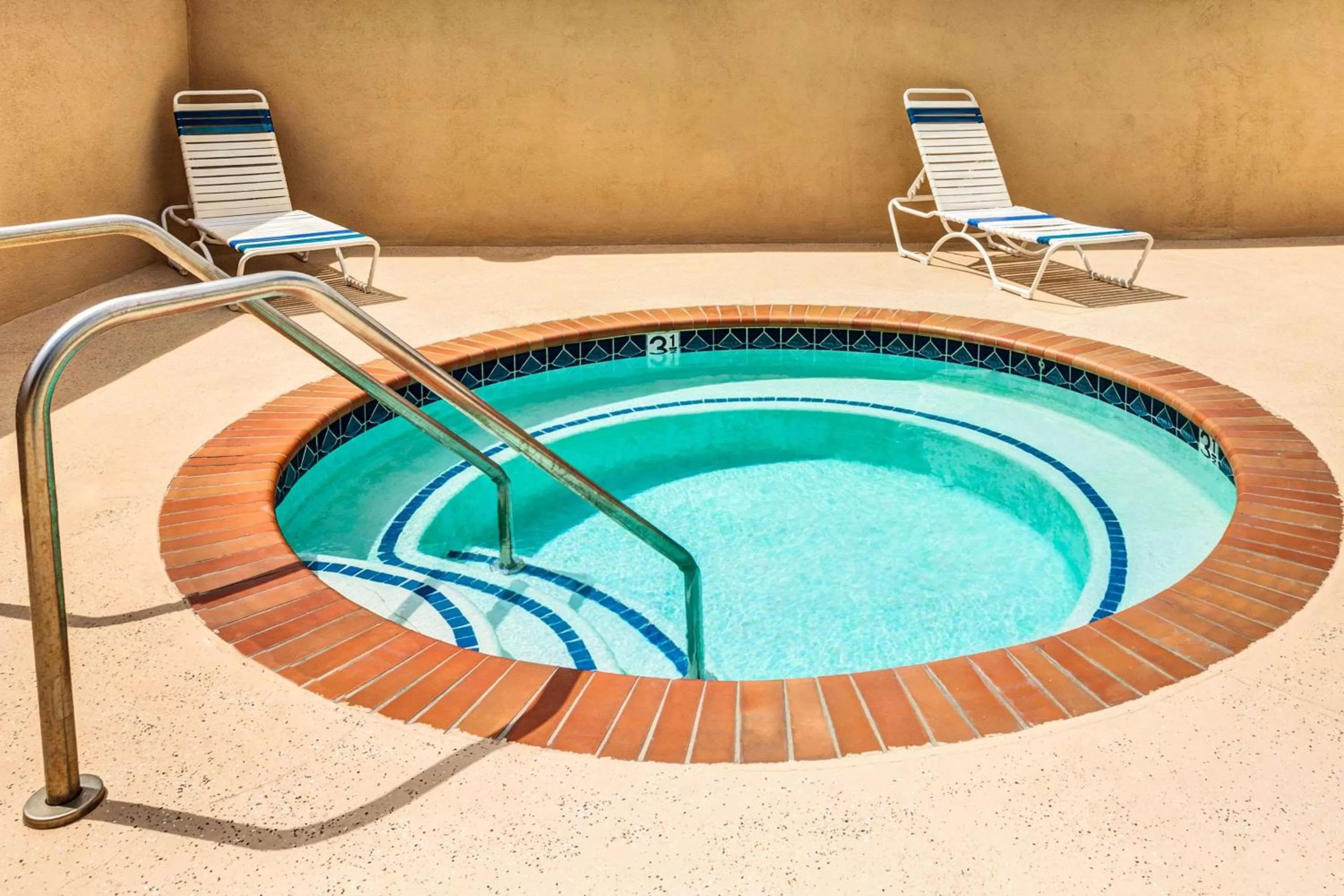 Hot Tub in Days Inn & Suites by Wyndham Fullerton
