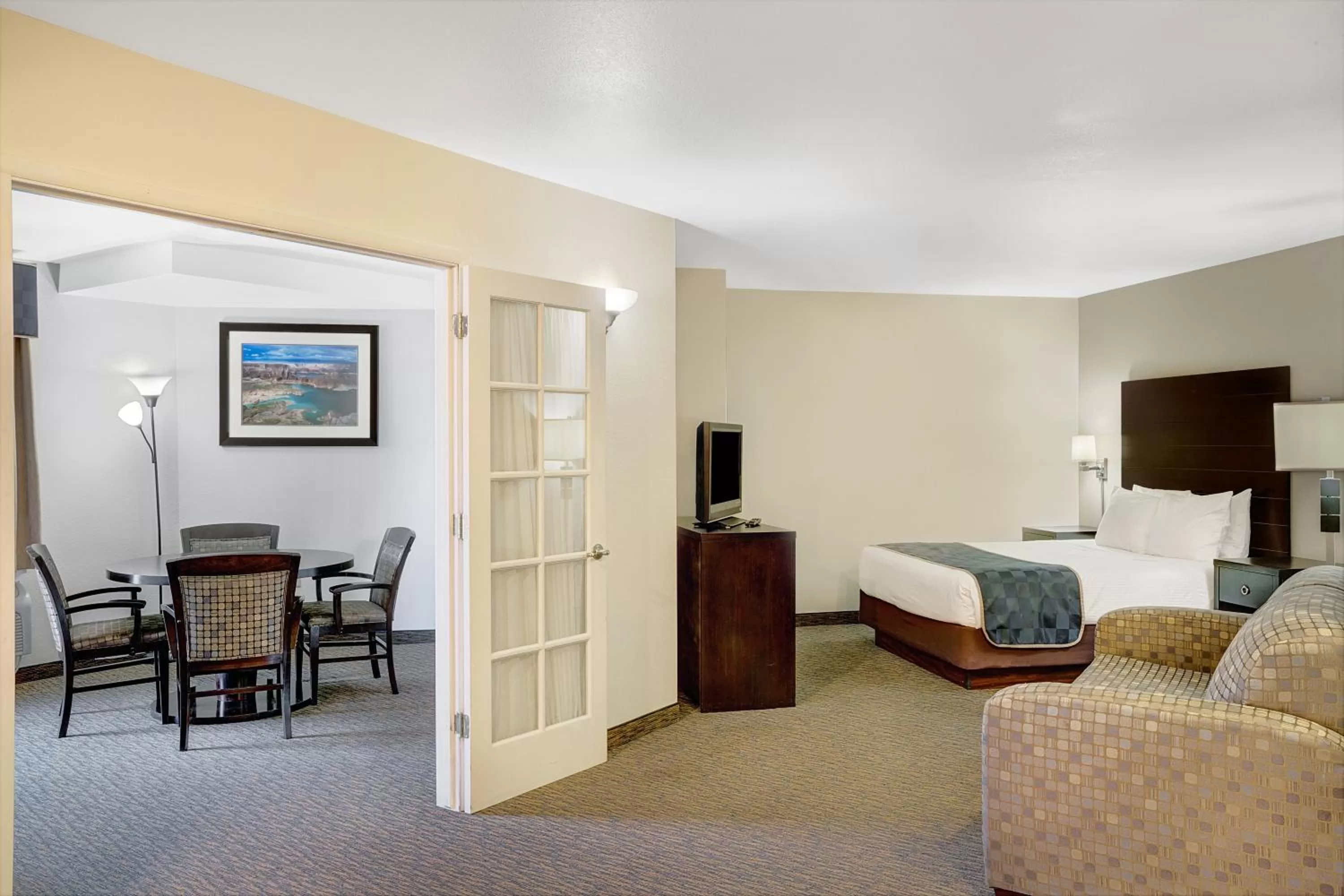 Property building, Bed in Days Inn & Suites by Wyndham Page Lake Powell