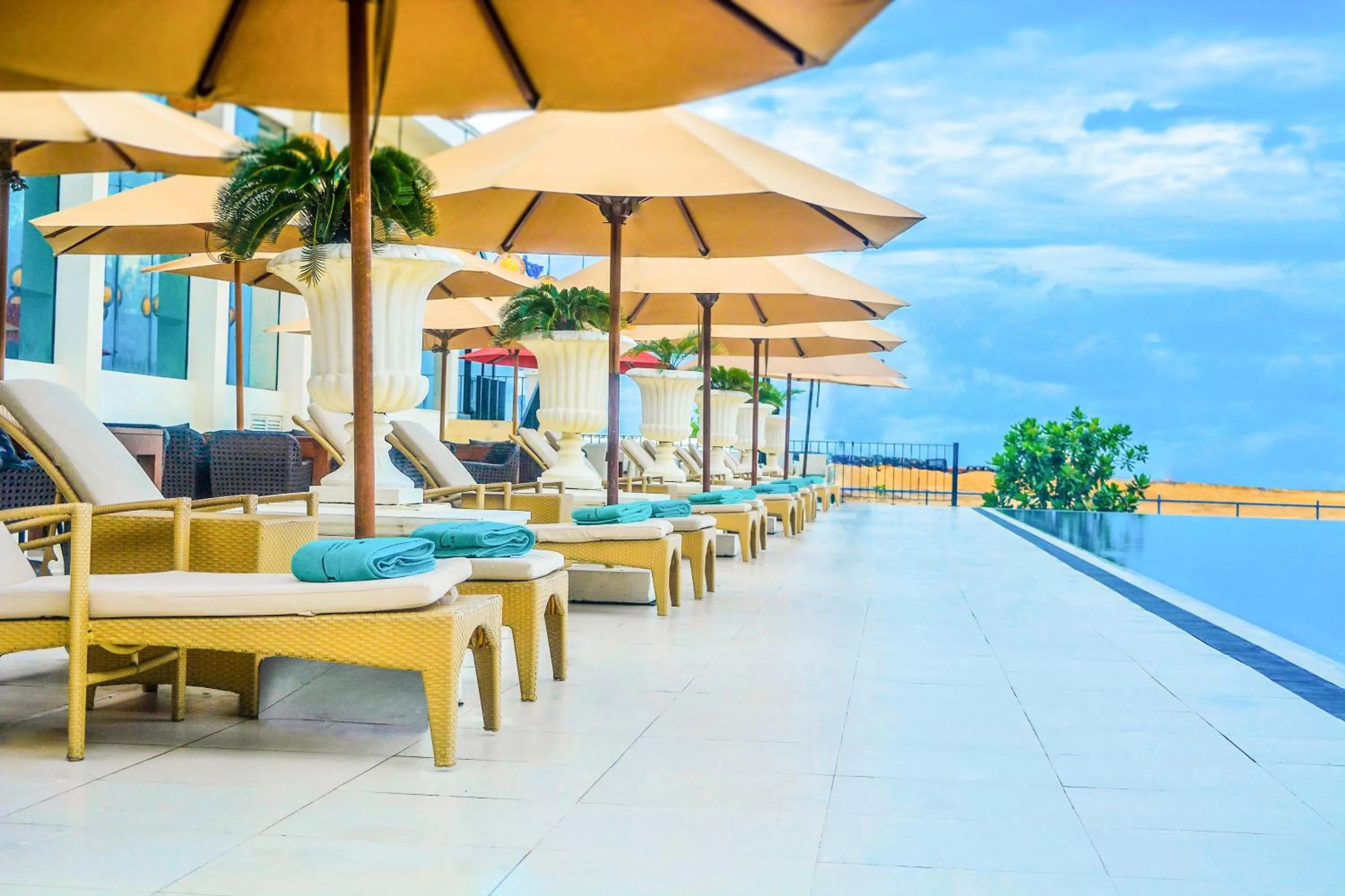 Swimming pool in The Kingsbury Colombo