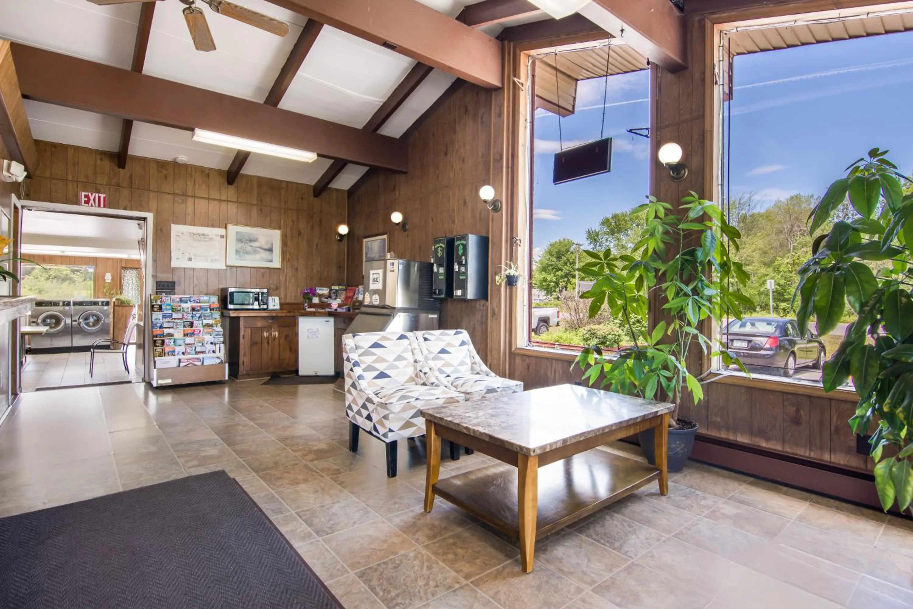 Lobby or reception in Knights Inn Amsterdam