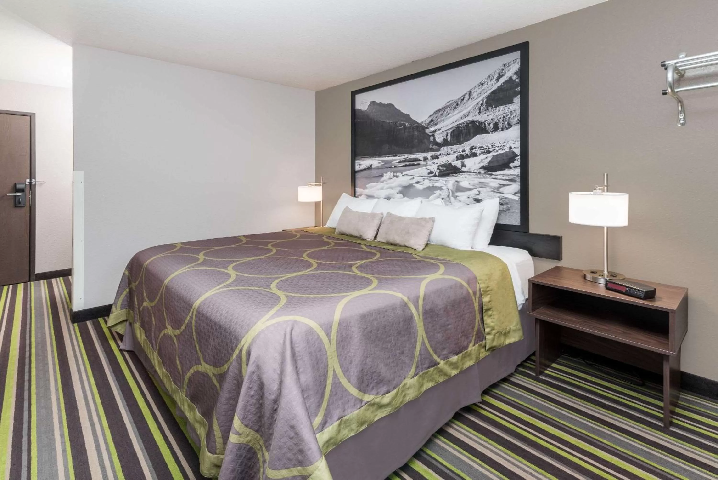 Photo of the whole room, Bed in Super 8 by Wyndham Kalispell Glacier National Park