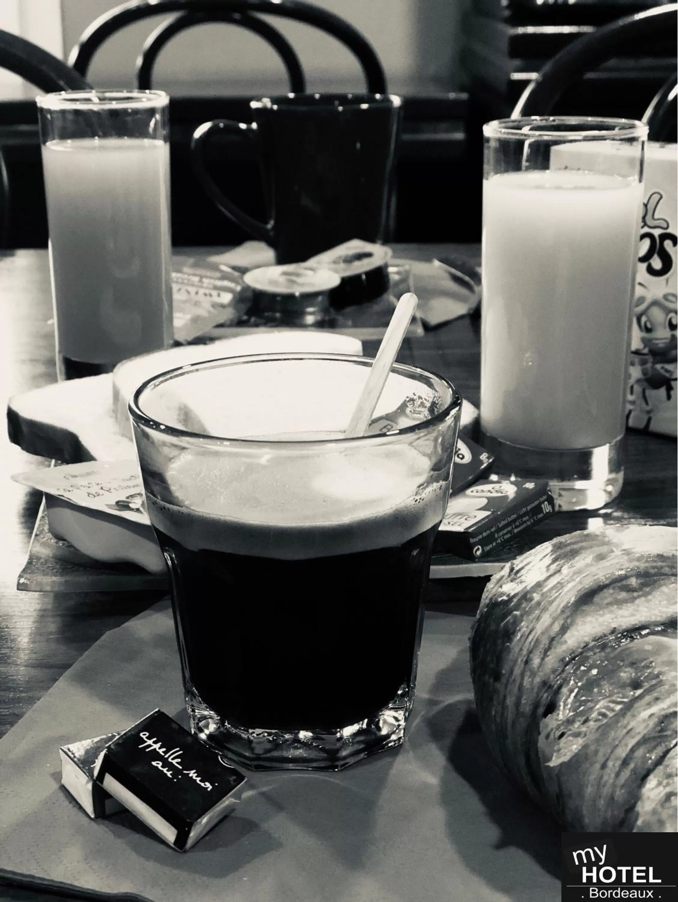Breakfast in my HOTEL Bordeaux