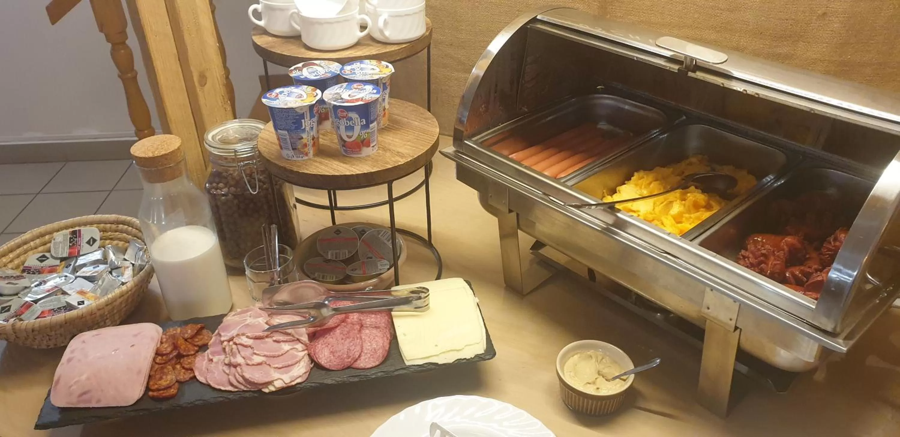 Restaurant/places to eat in Bauer Resort Countryside Retreat