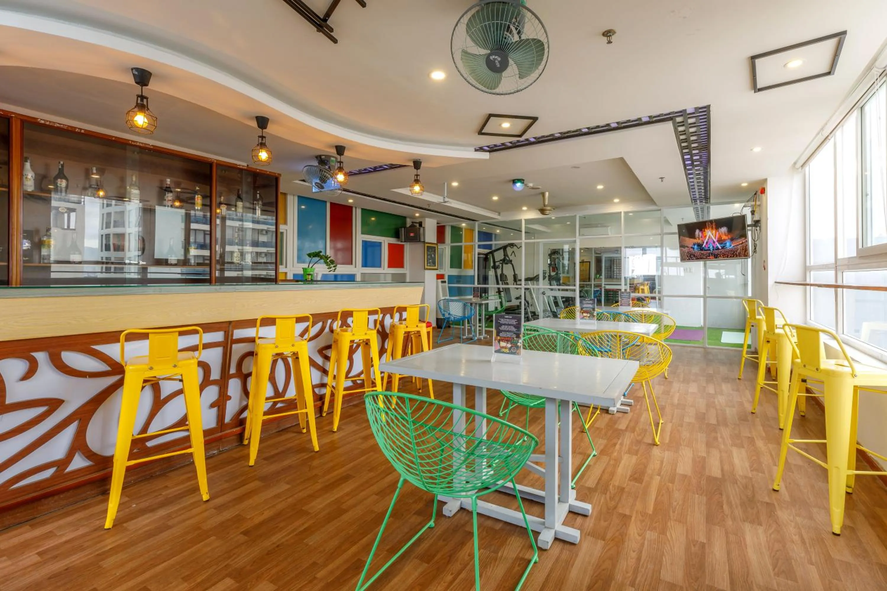 Restaurant/places to eat in Paris Luxury Hotel & Apartment Nha Trang