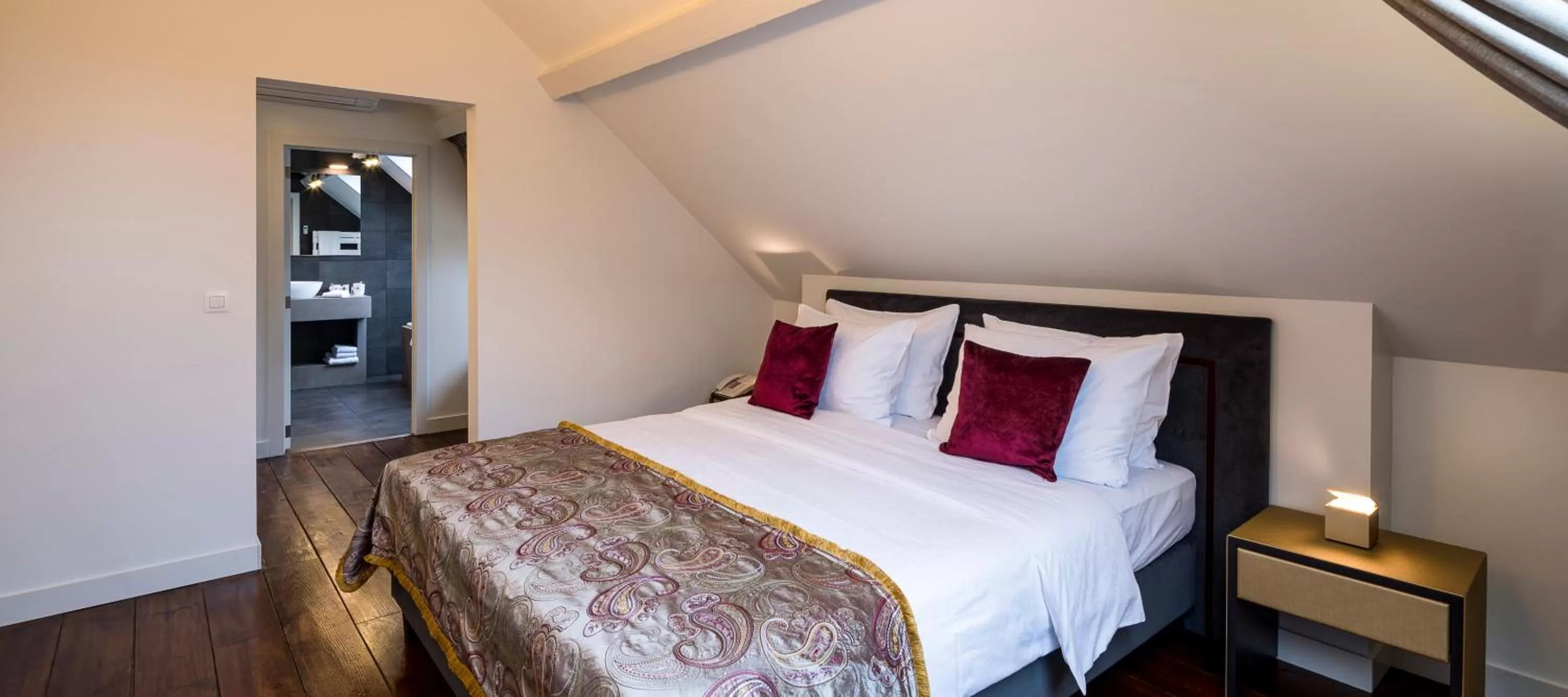 Bed in Hotel 'T Sandt