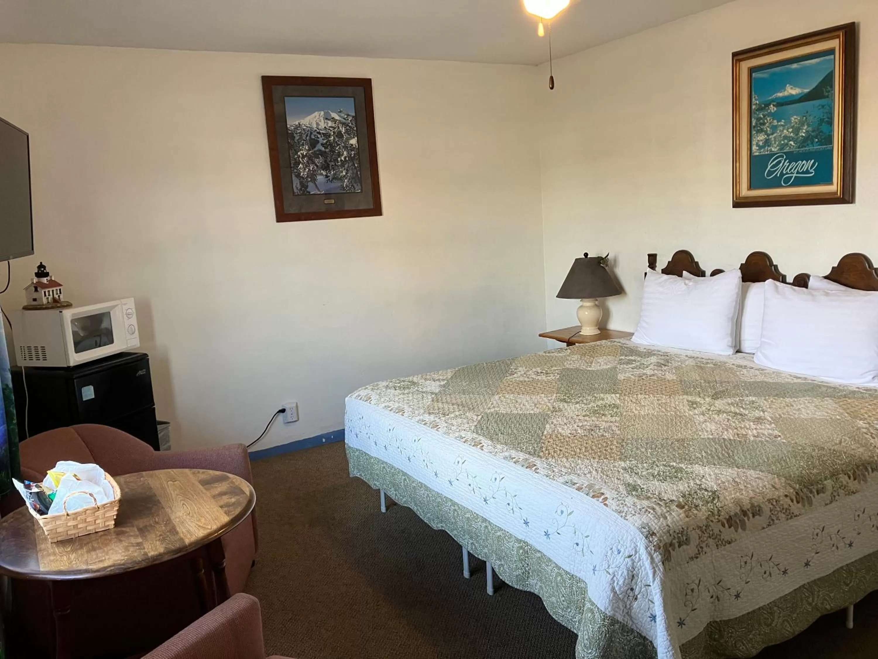 Bed in Lighthouse Inn