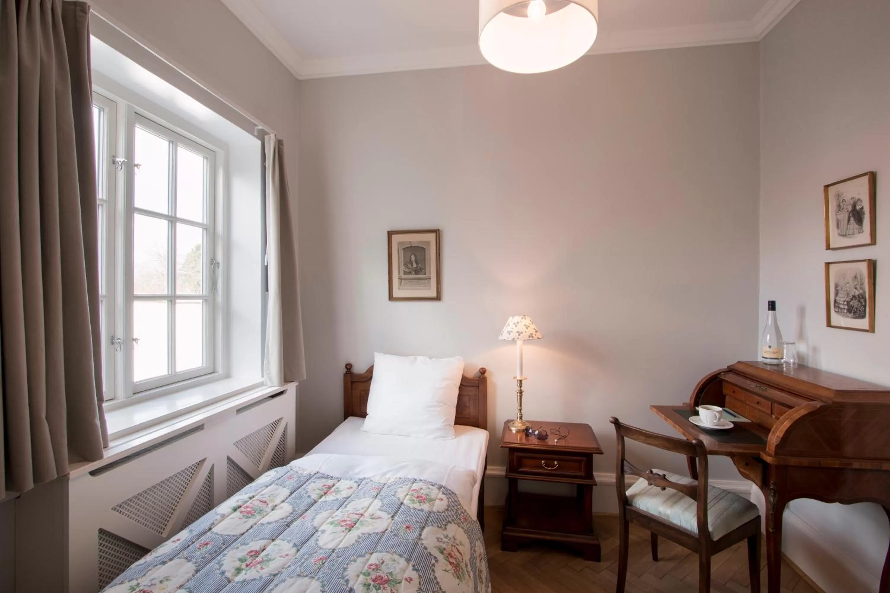 Other, Bed in Hotel Fredensborg Store Kro