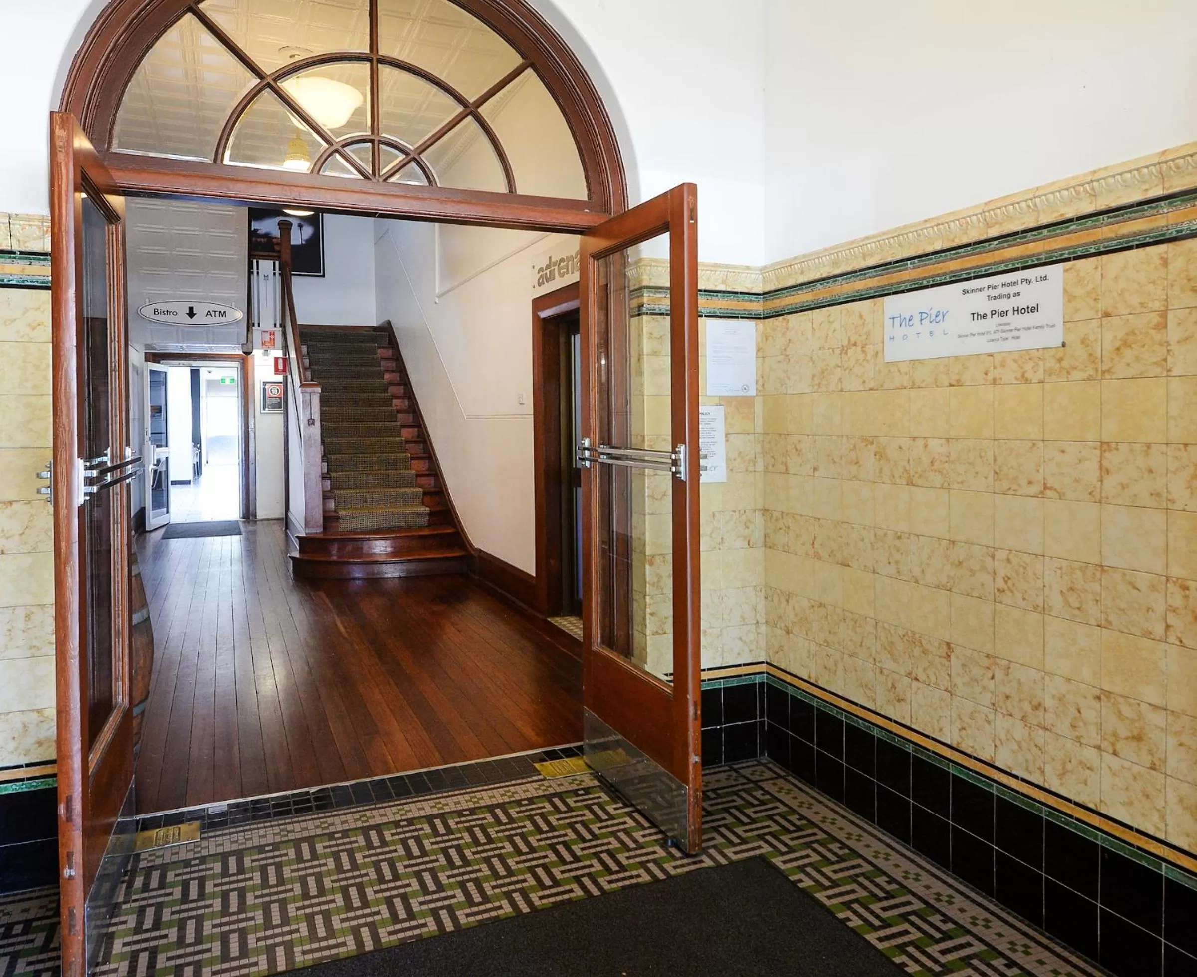 Pier Hotel Coffs Harbour