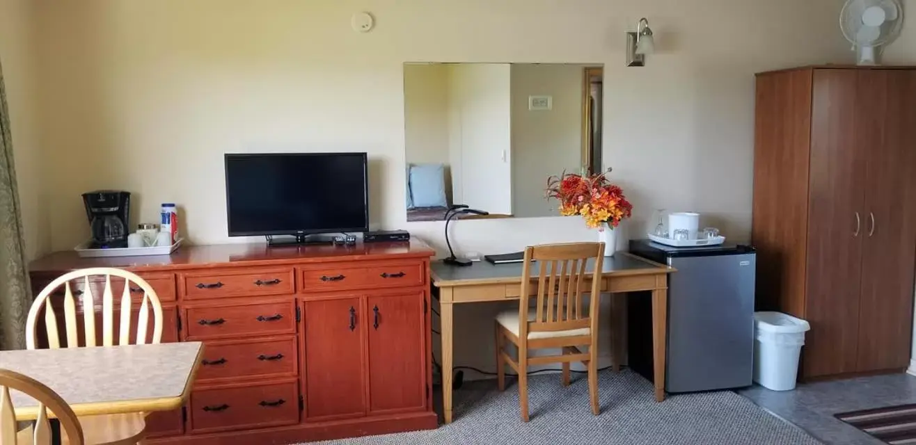 Queen Suite with Sea View in St Ann's Motel & Cottage Queen Suite with Sea View in St Ann's Motel & Cottage