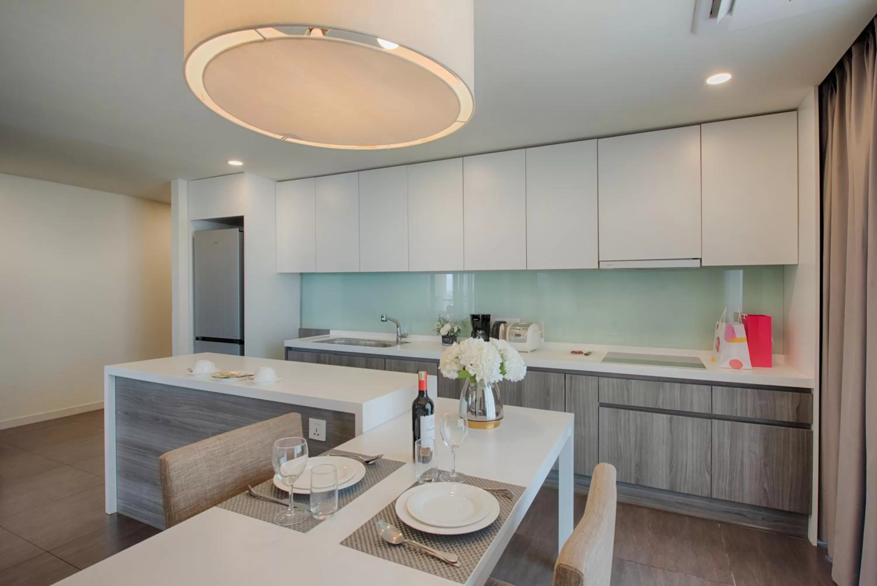 Dining area in GRANFERTE Phnom Penh Hotel