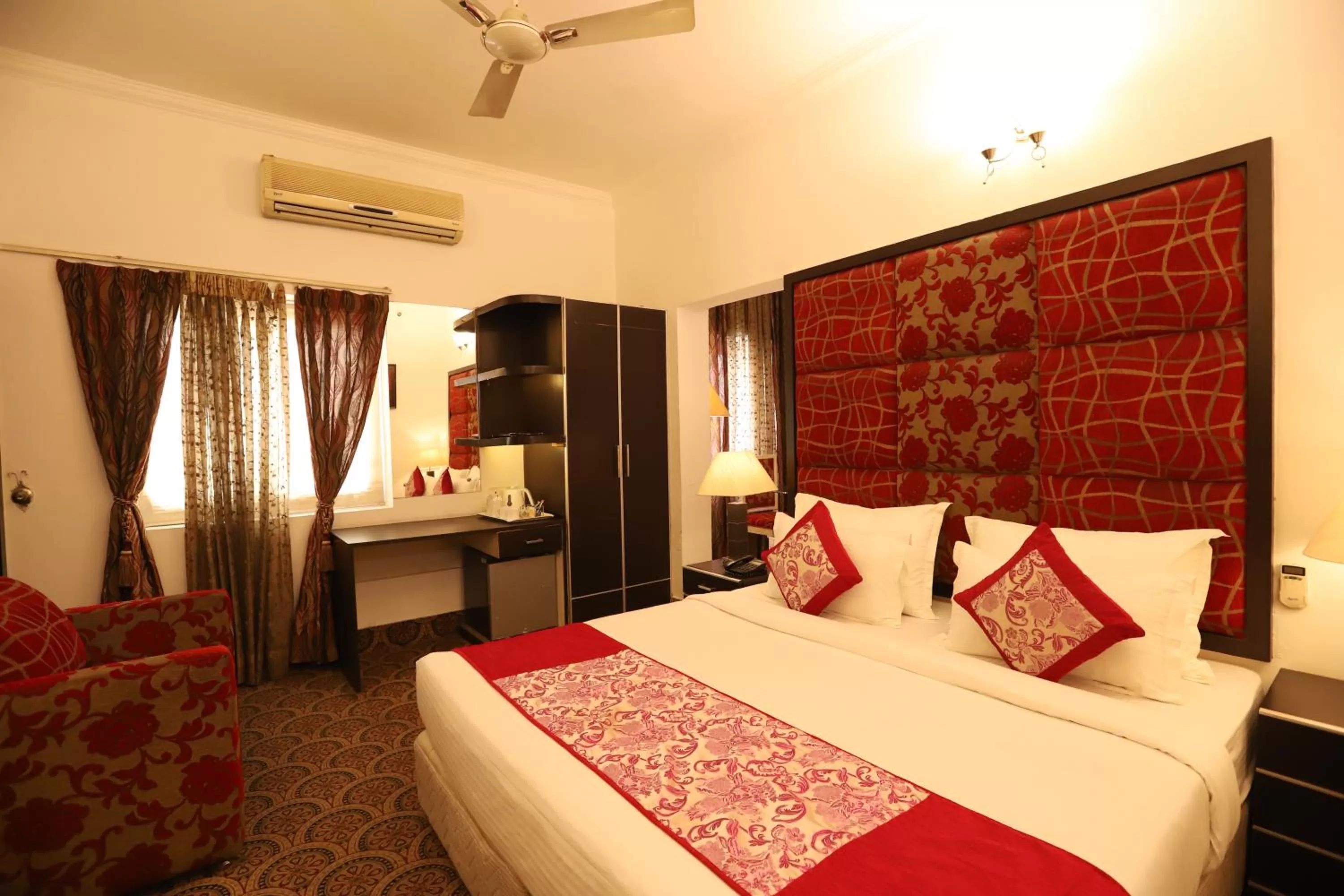 Bed in Hotel Capitol Hills - Greater Kailash Delhi