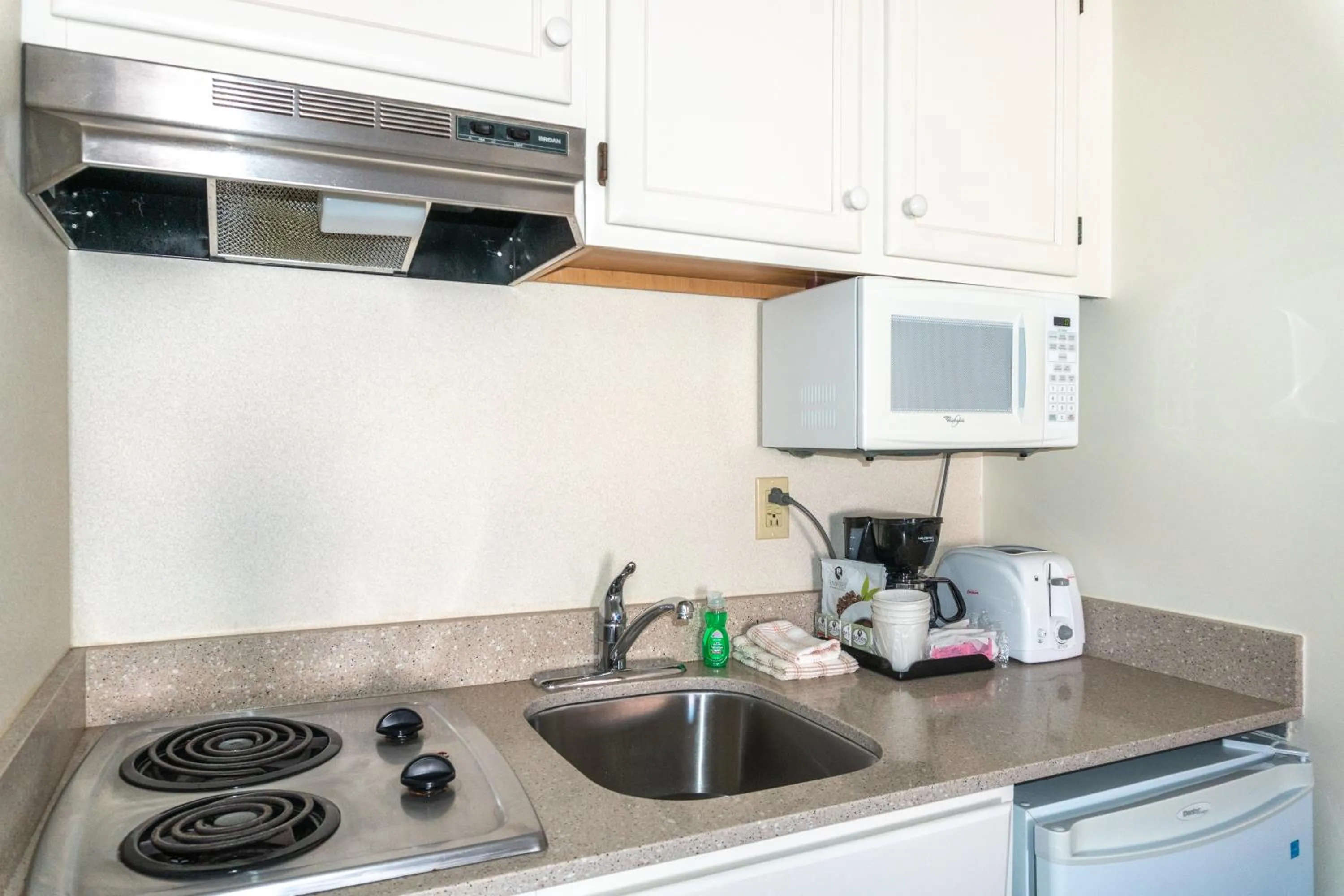 Kitchen or kitchenette in Comfort Inn Ocean City Boardwalk